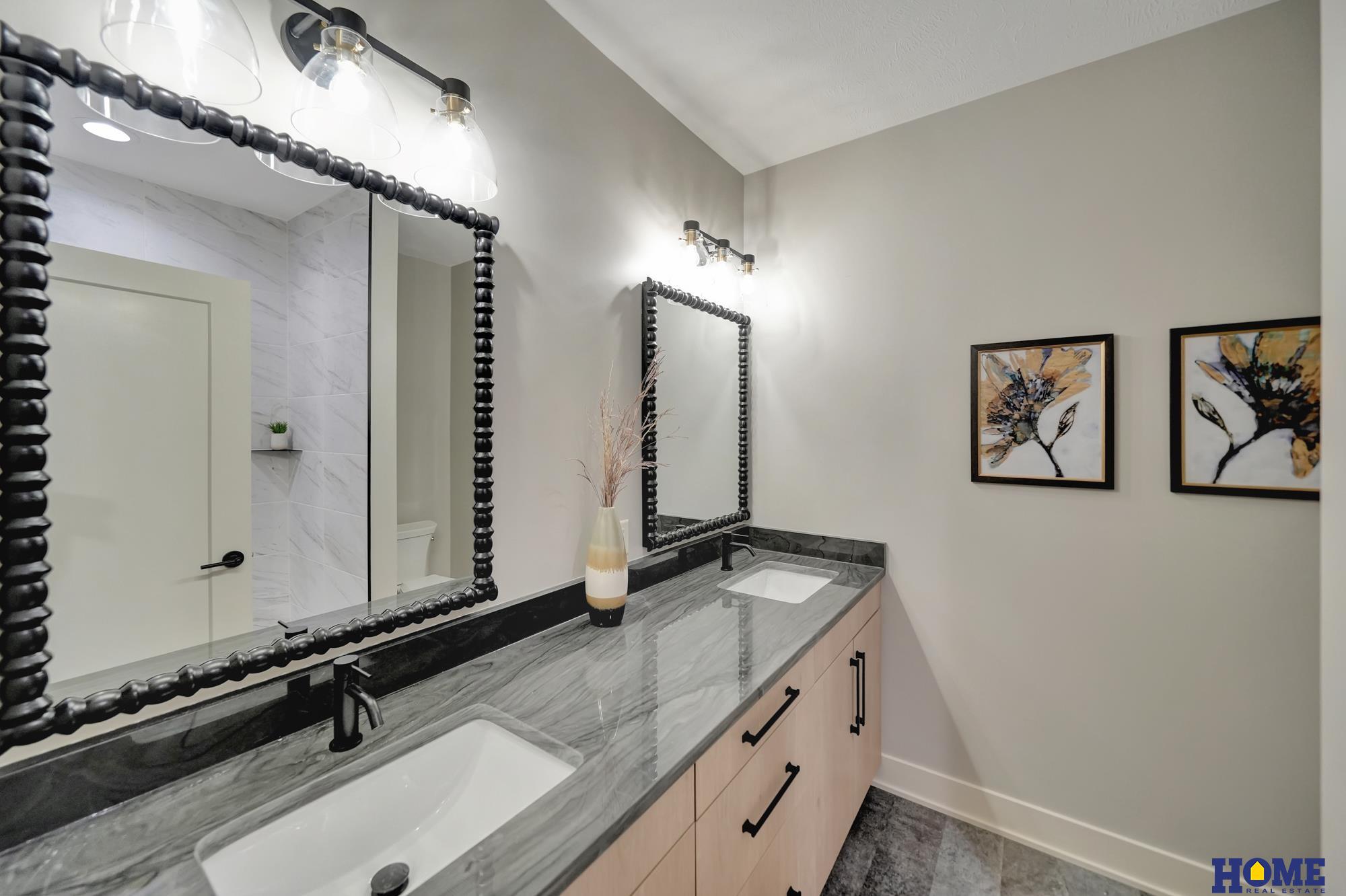 8040 Northshore Drive