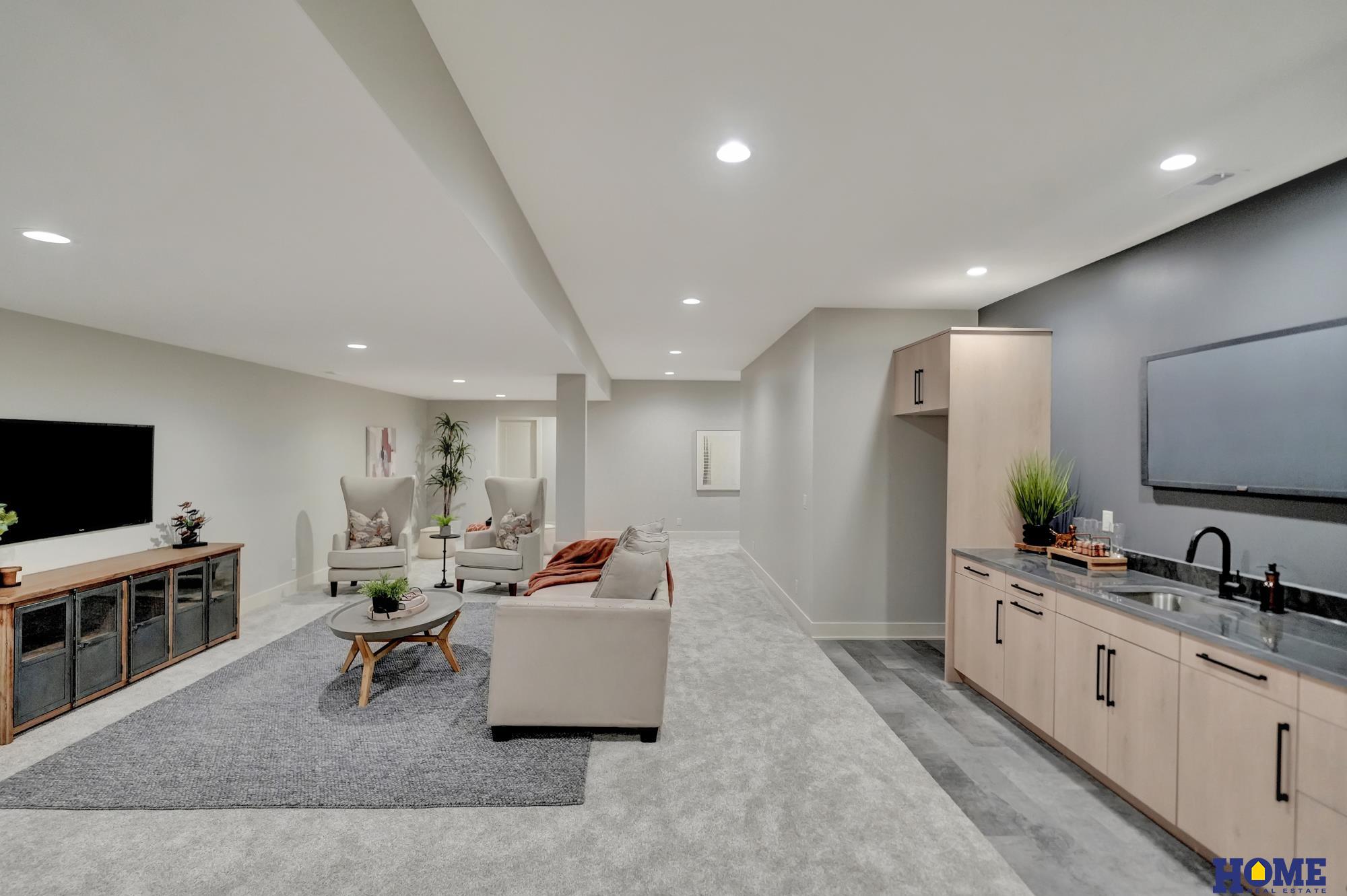 8040 Northshore Drive