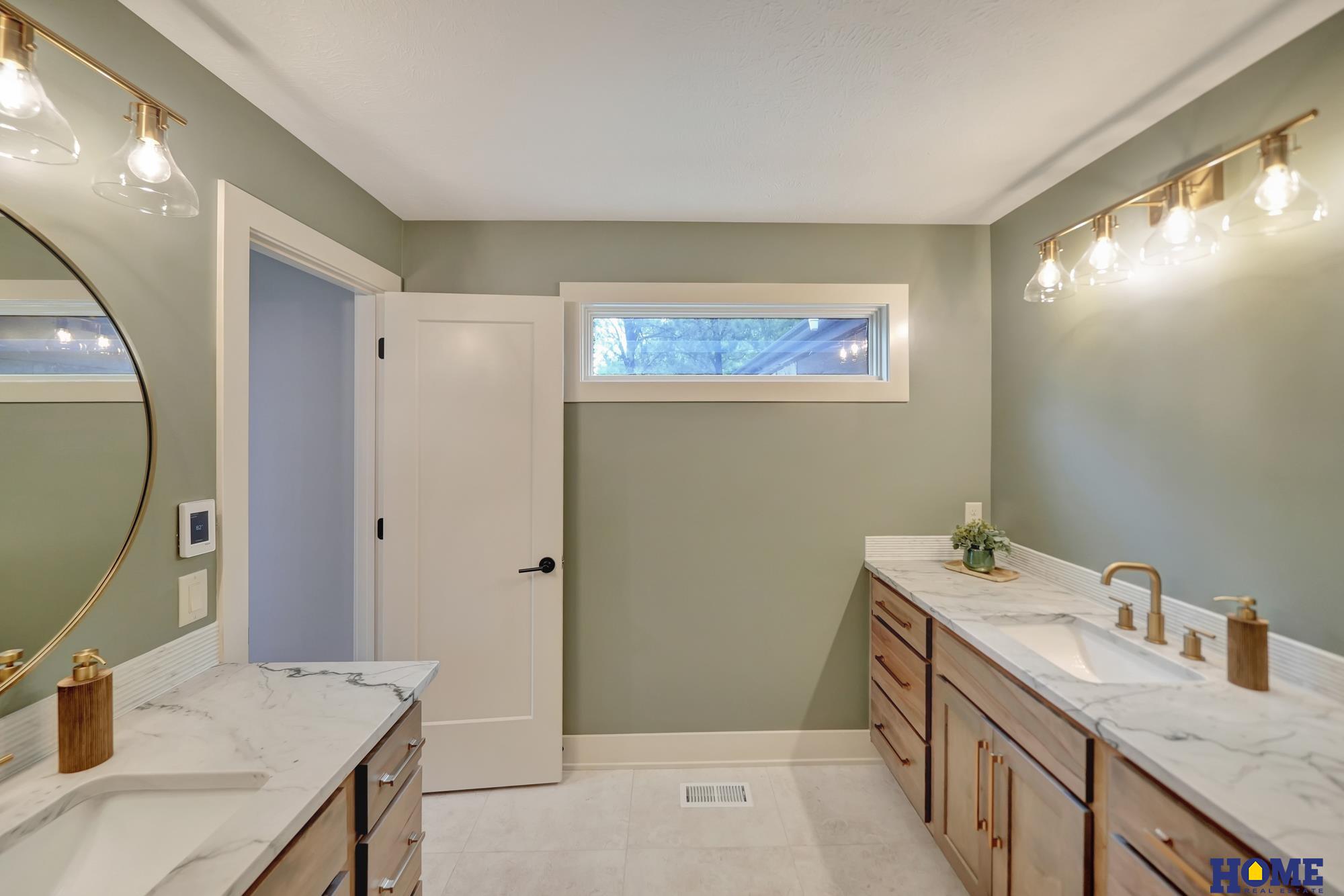 8040 Northshore Drive