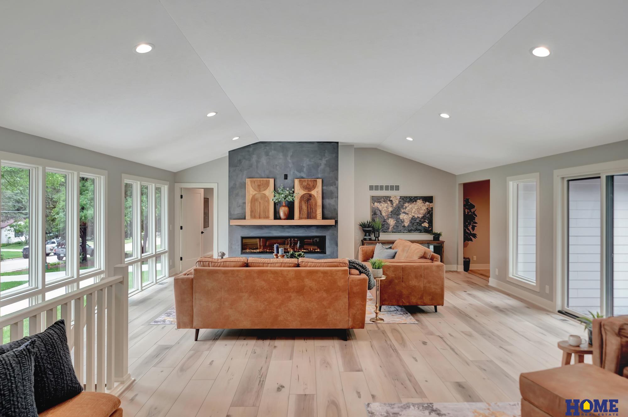 8040 Northshore Drive