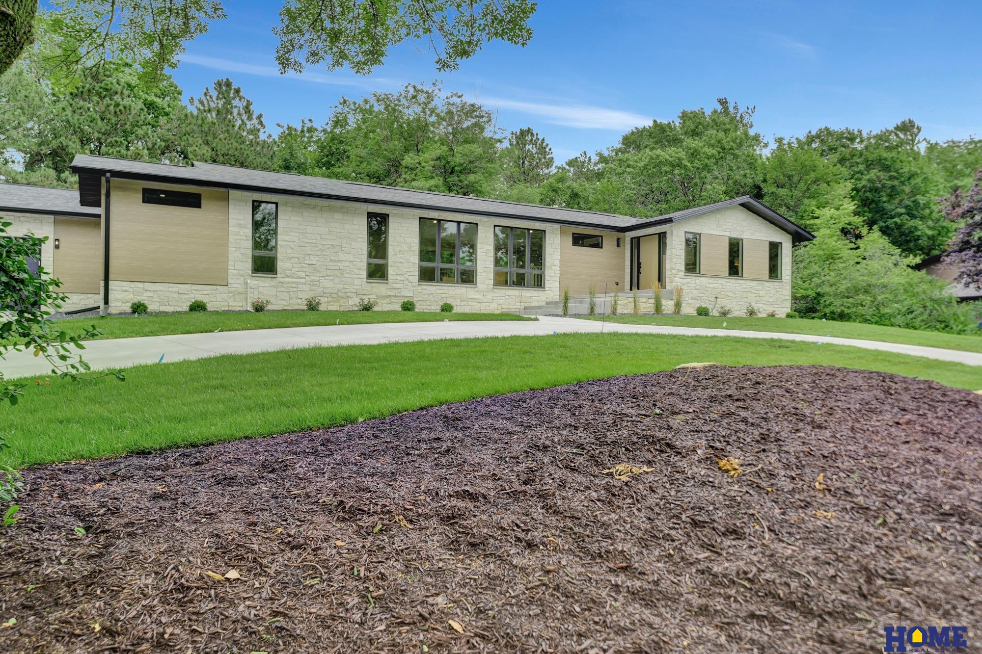 8040 Northshore Drive