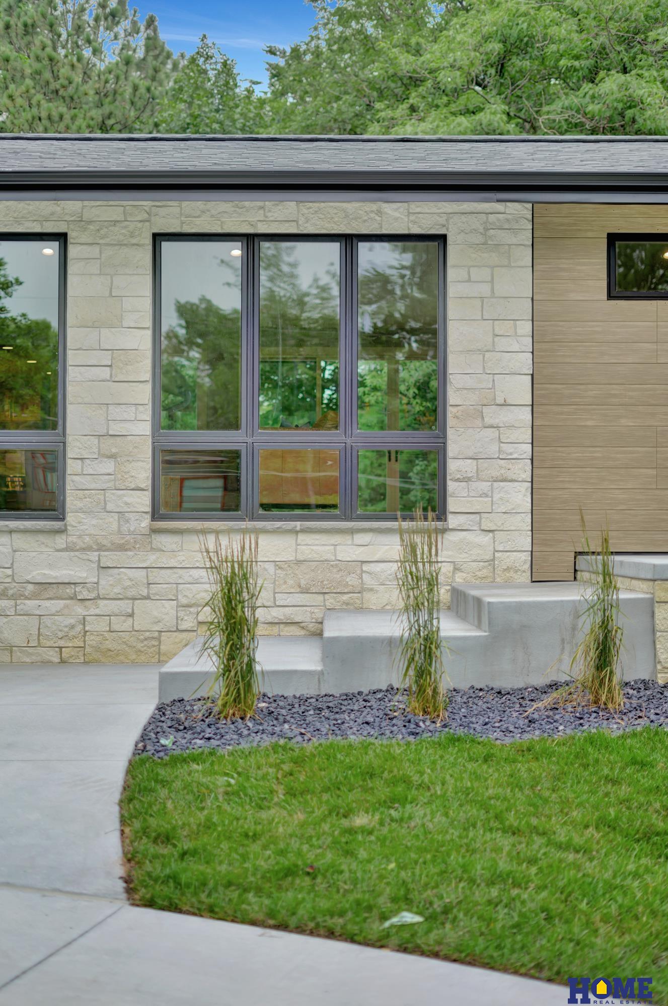 8040 Northshore Drive