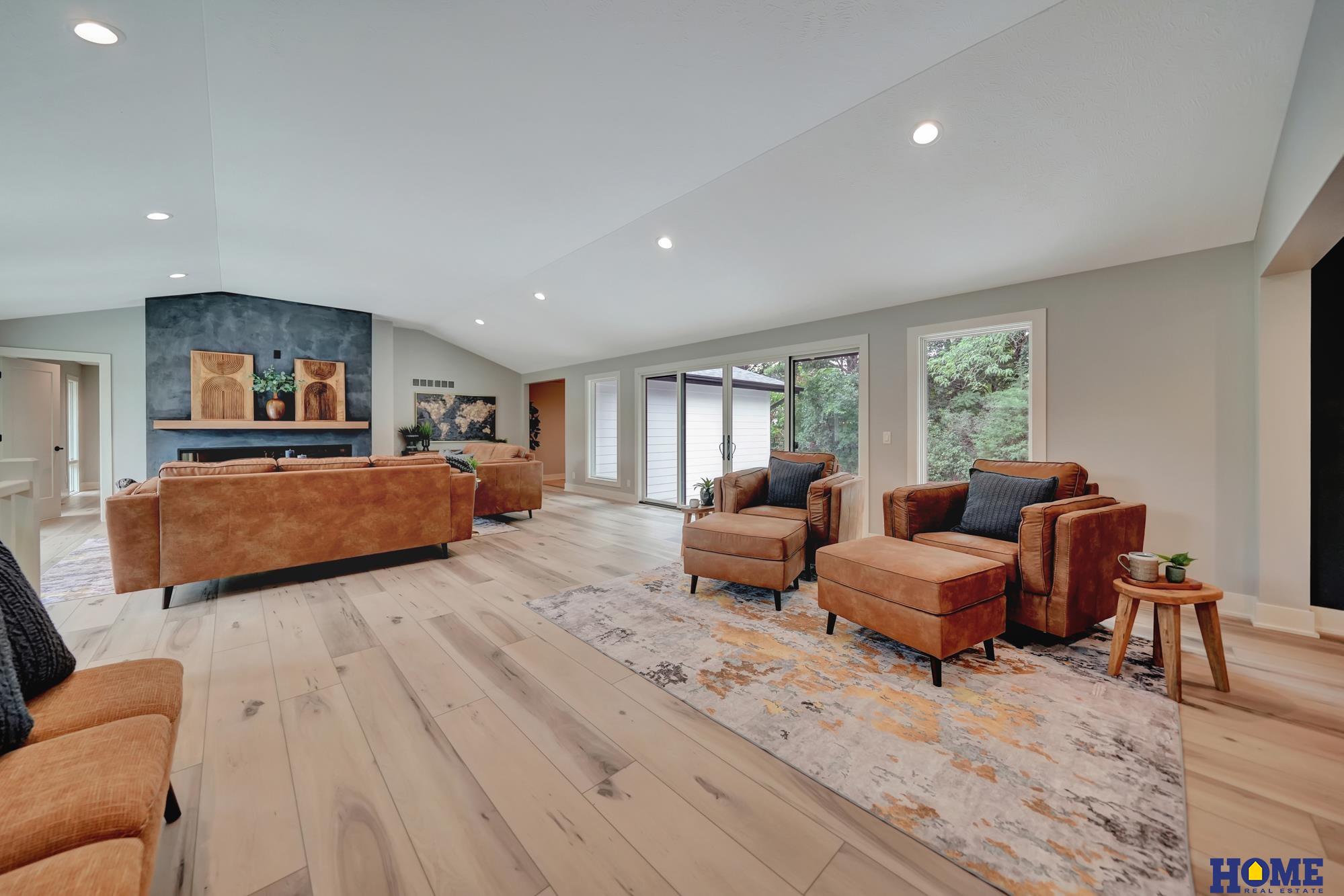 8040 Northshore Drive