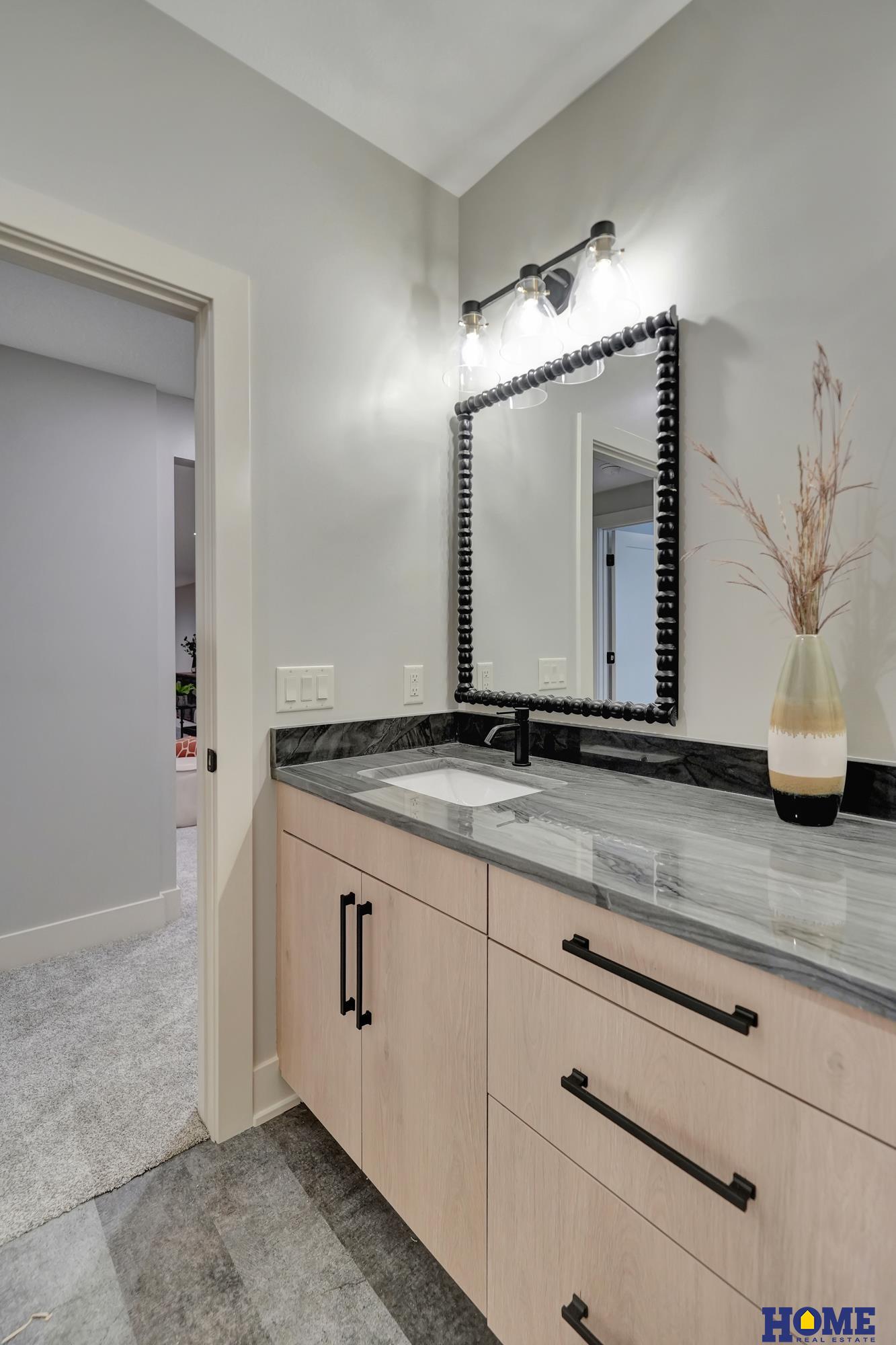 8040 Northshore Drive