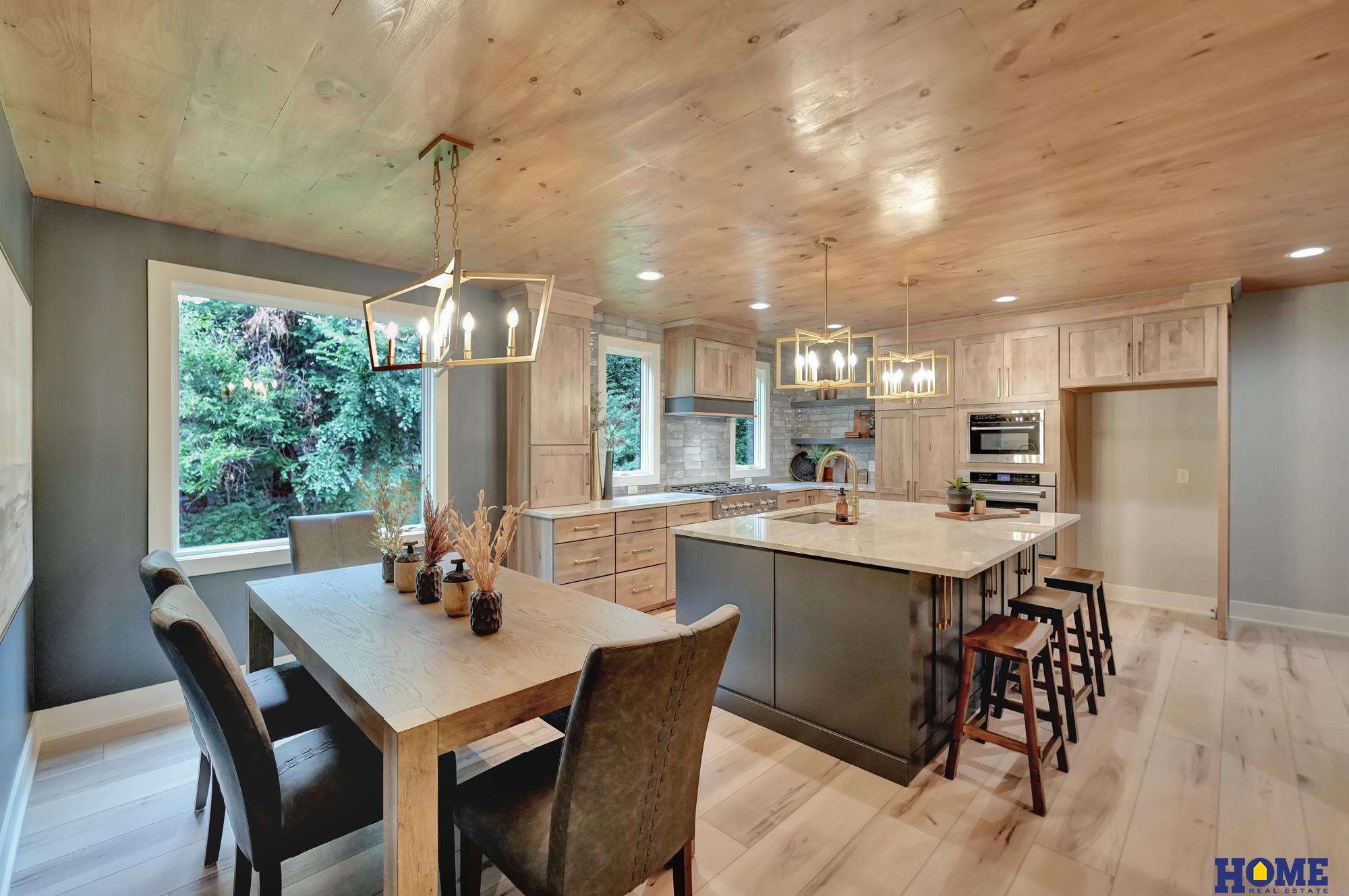 8040 Northshore Drive