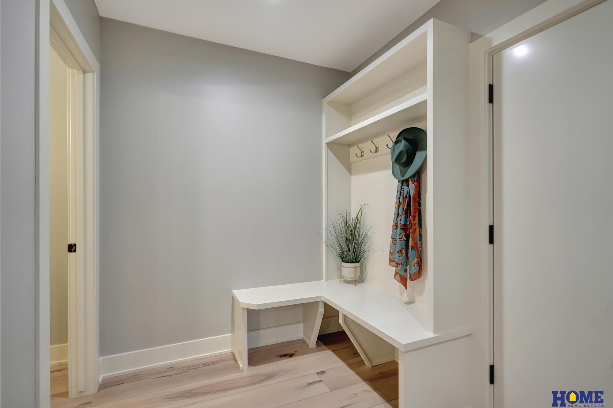 8040 Northshore Drive