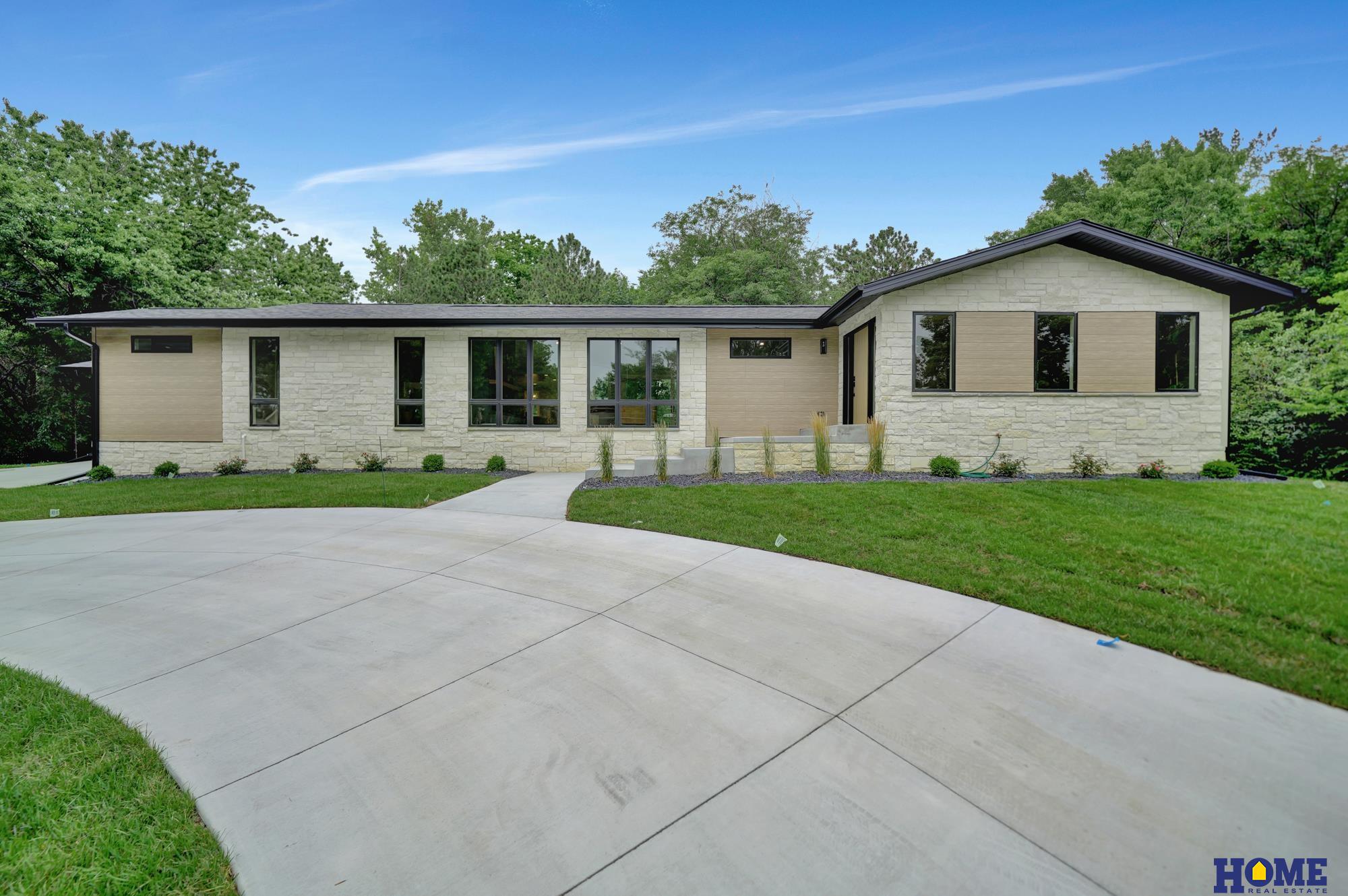 8040 Northshore Drive