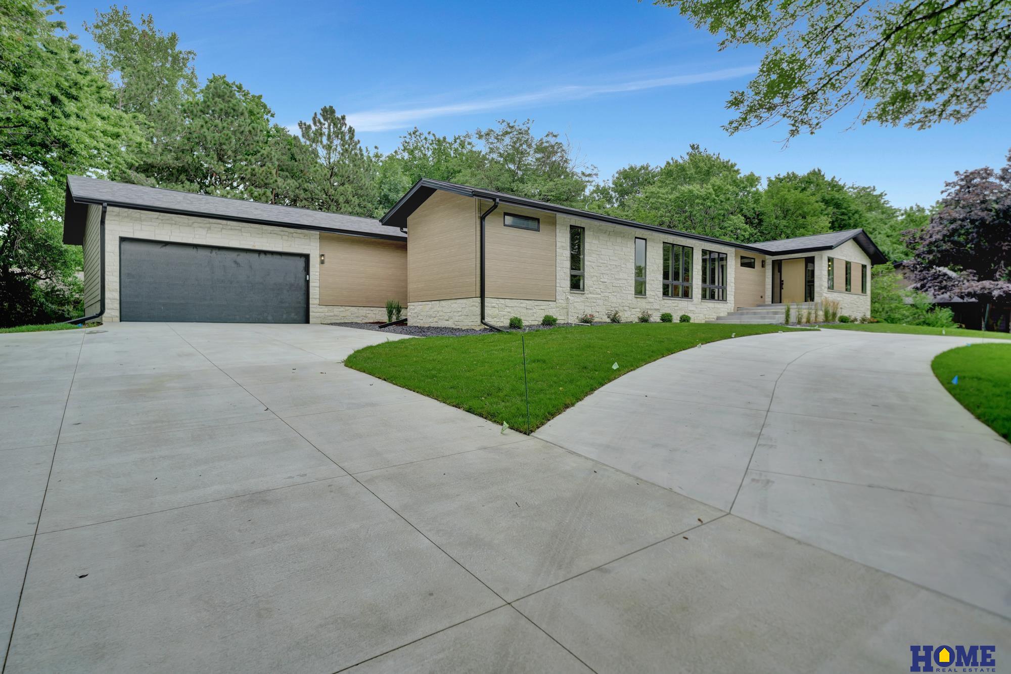 8040 Northshore Drive