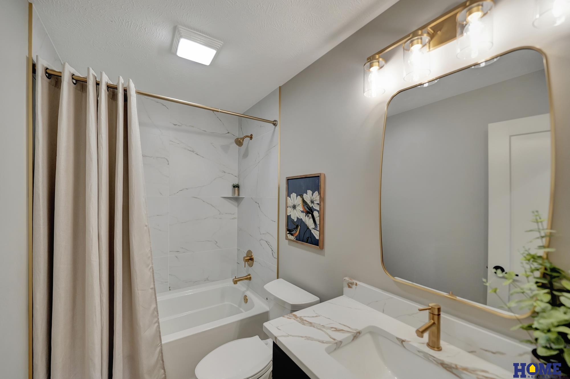 8040 Northshore Drive