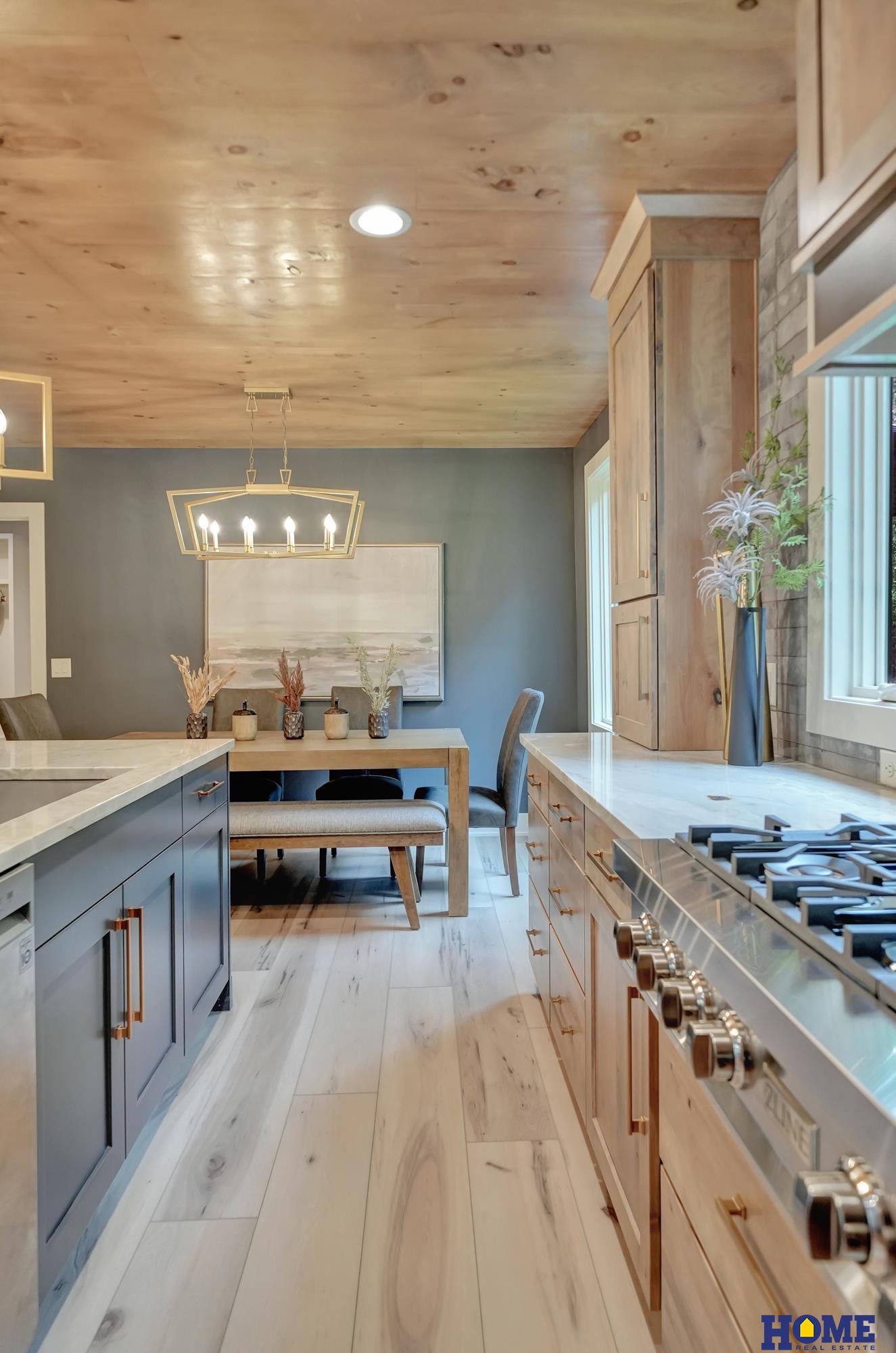 8040 Northshore Drive