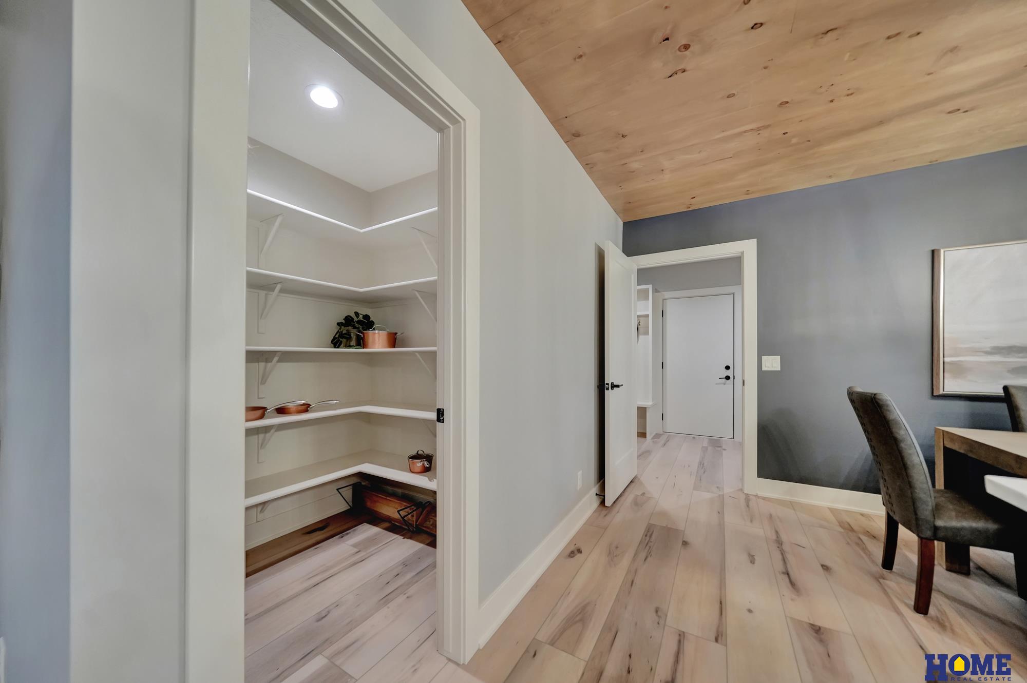 8040 Northshore Drive