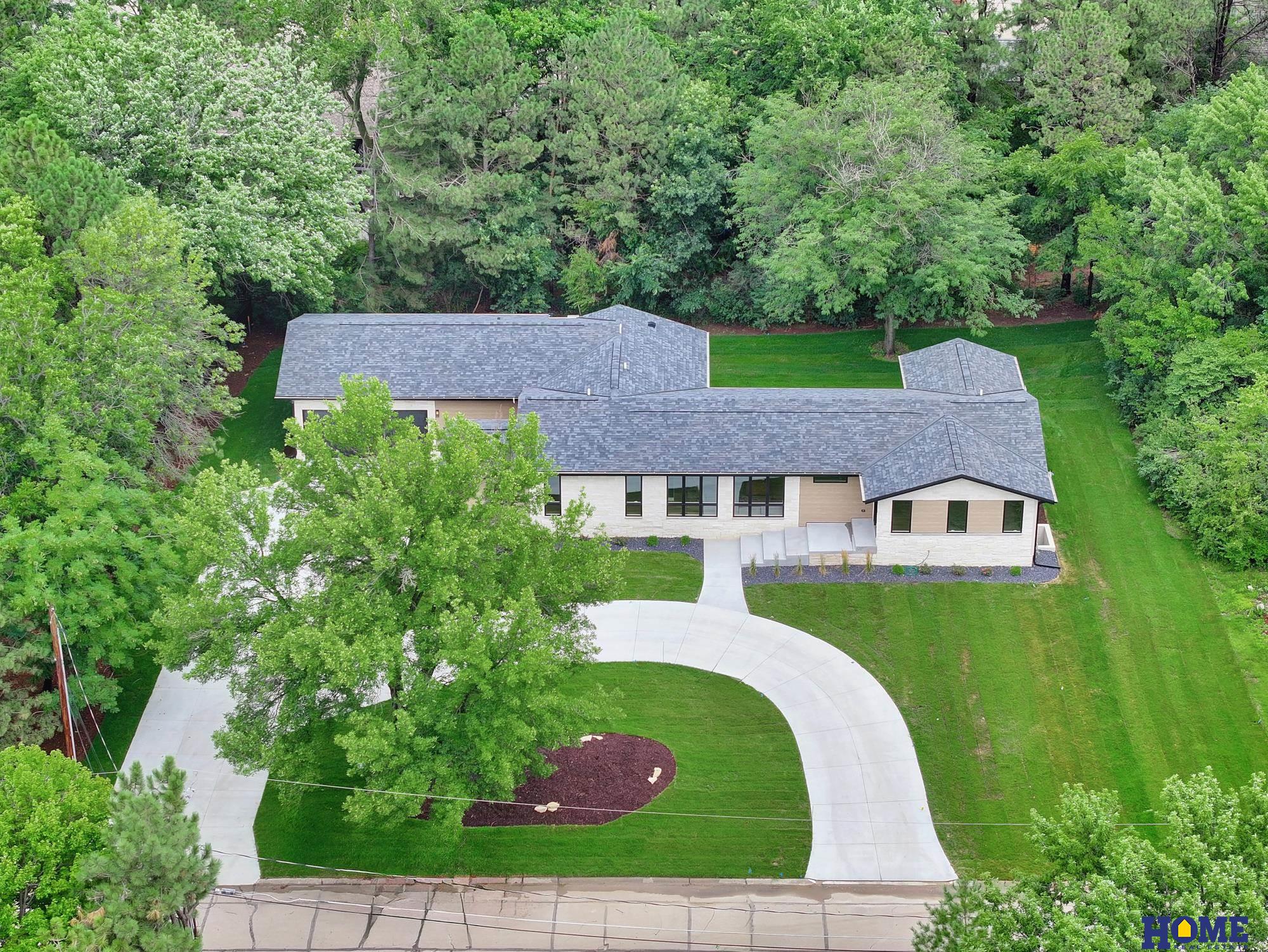 8040 Northshore Drive