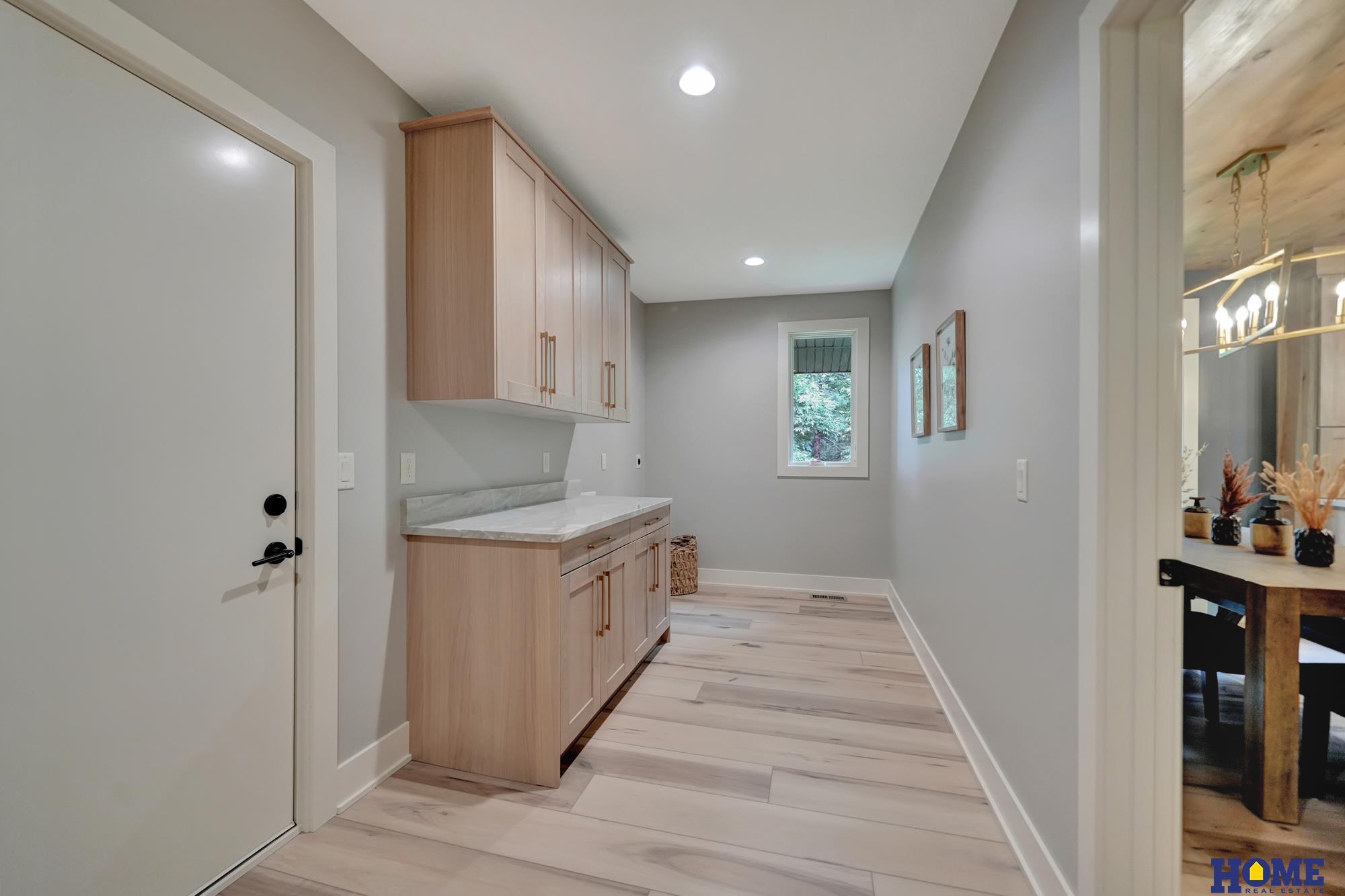 8040 Northshore Drive