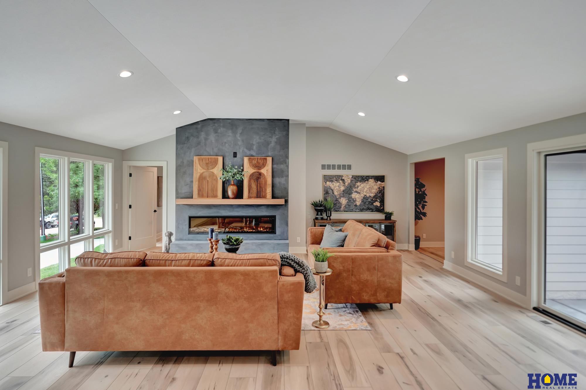 8040 Northshore Drive