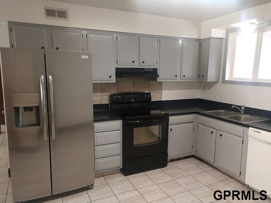 3821 Saint Paul Avenue