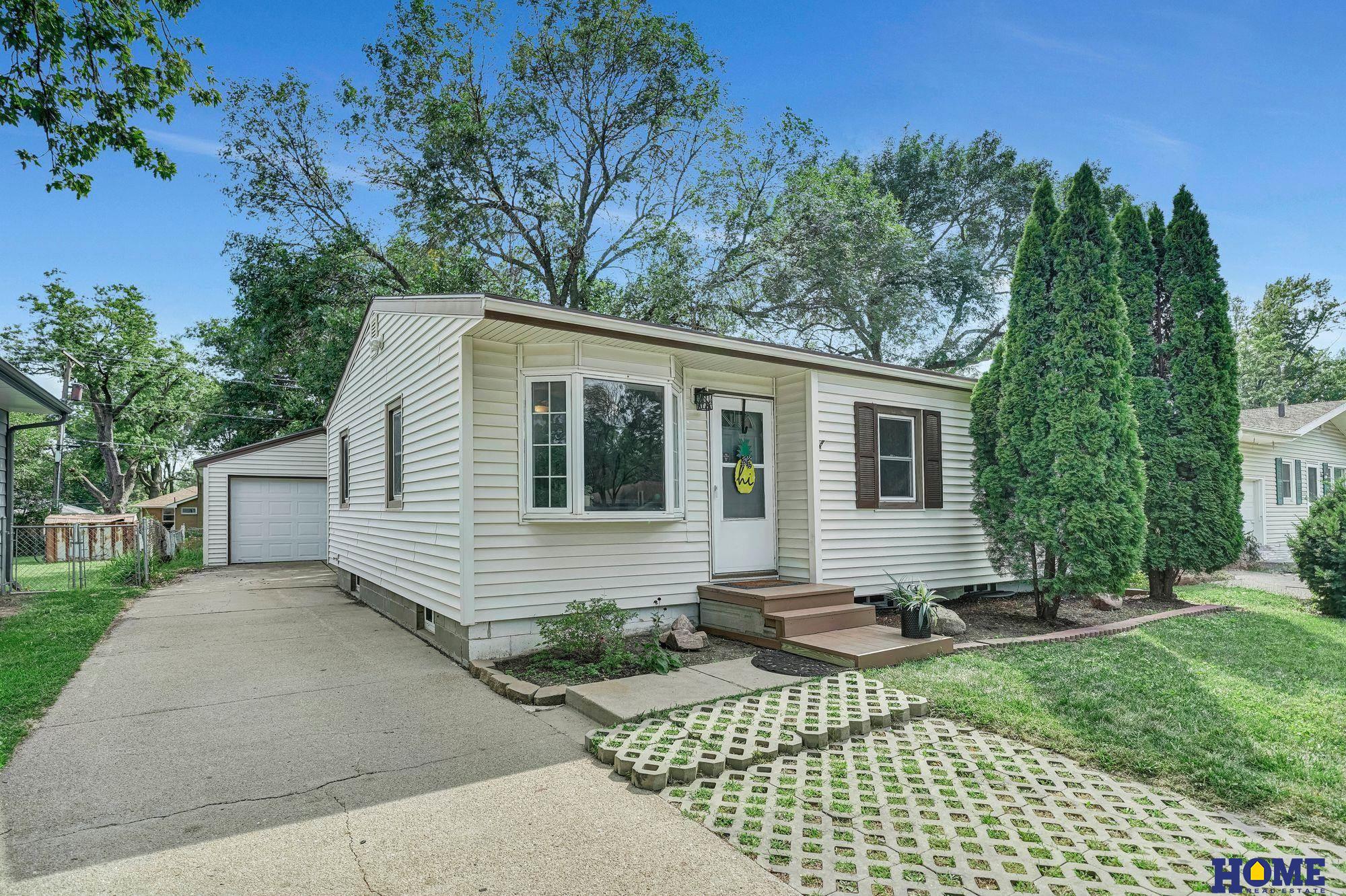 7145 Holdrege Street