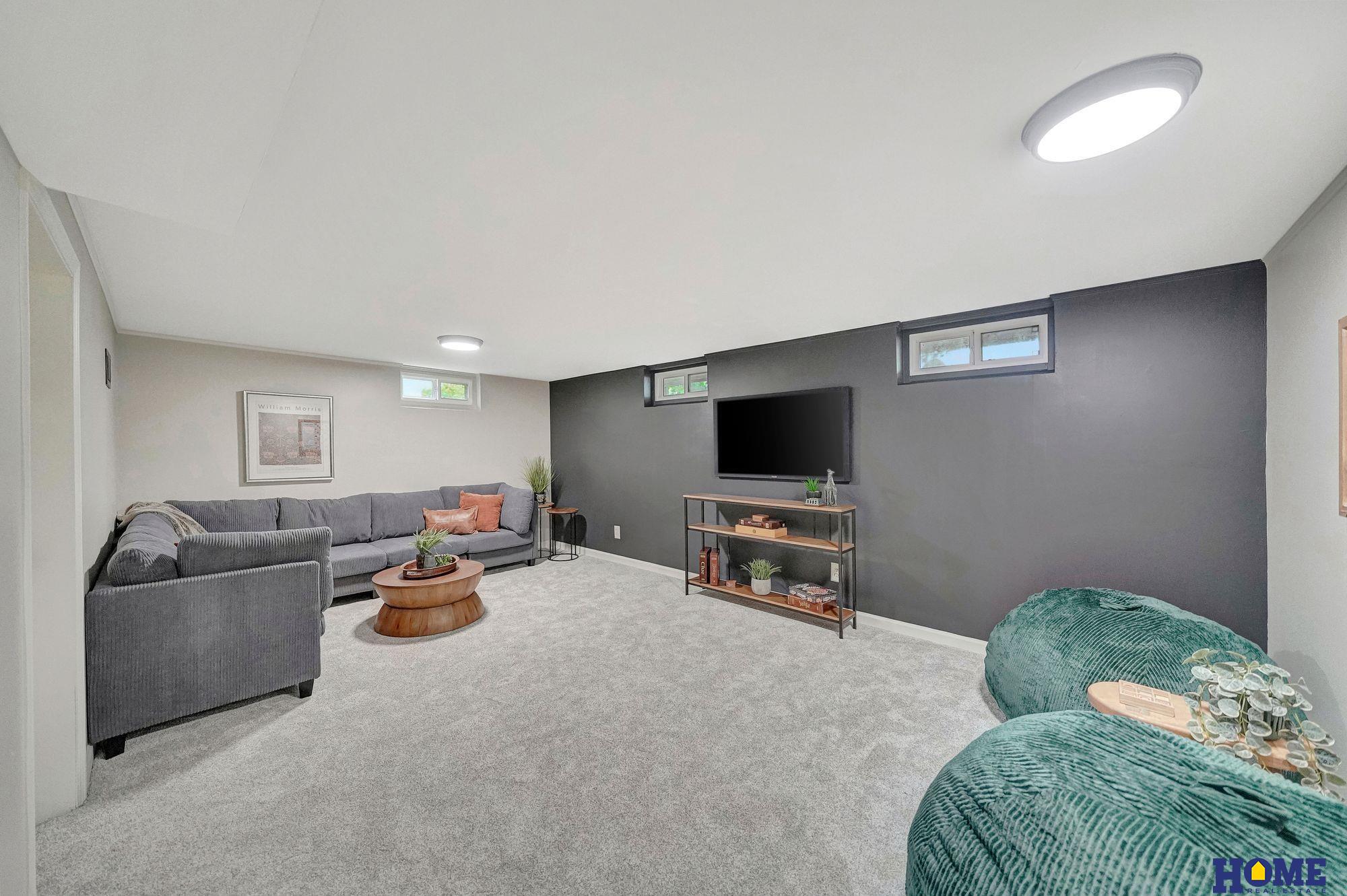 7145 Holdrege Street