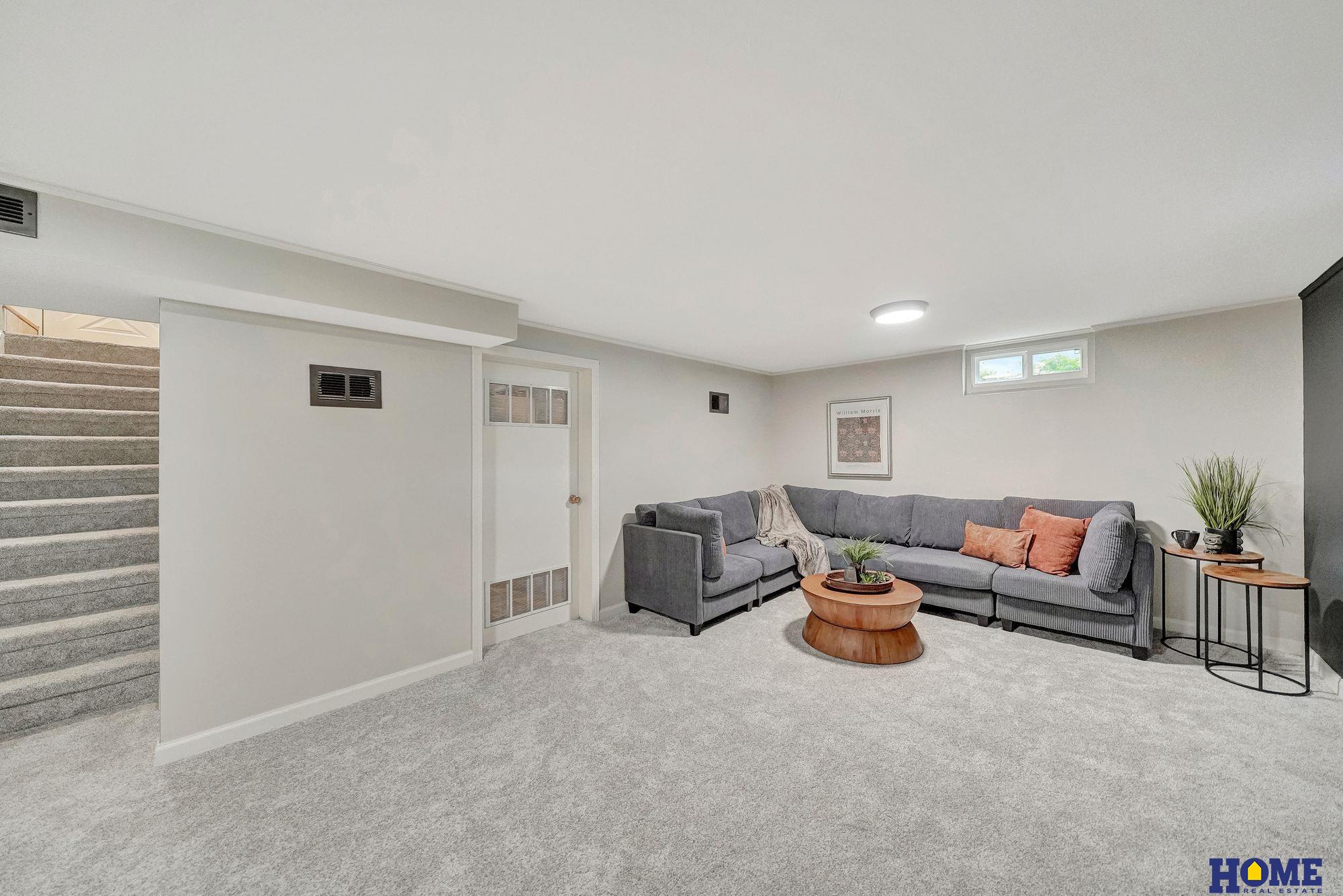 7145 Holdrege Street