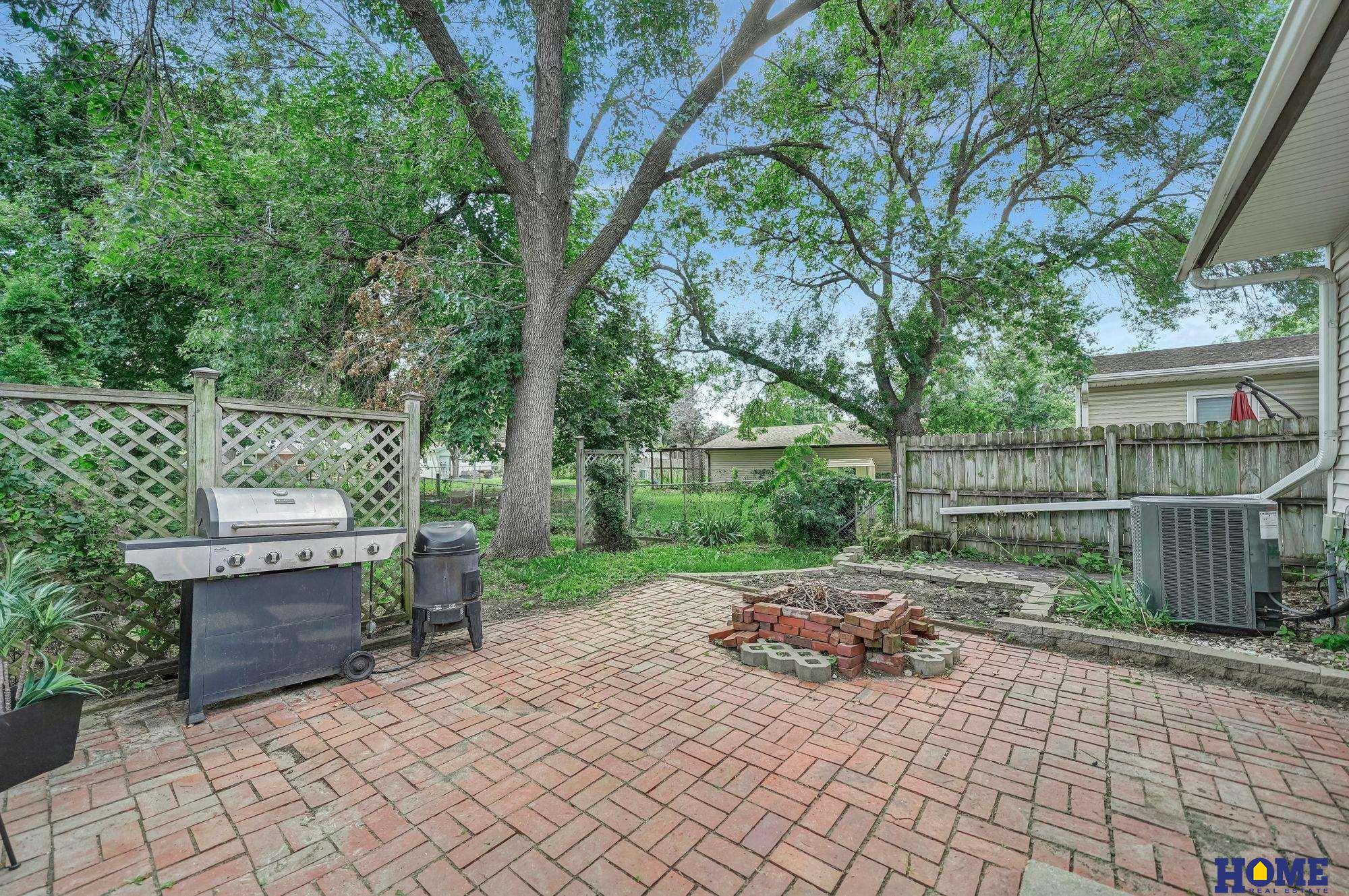 7145 Holdrege Street