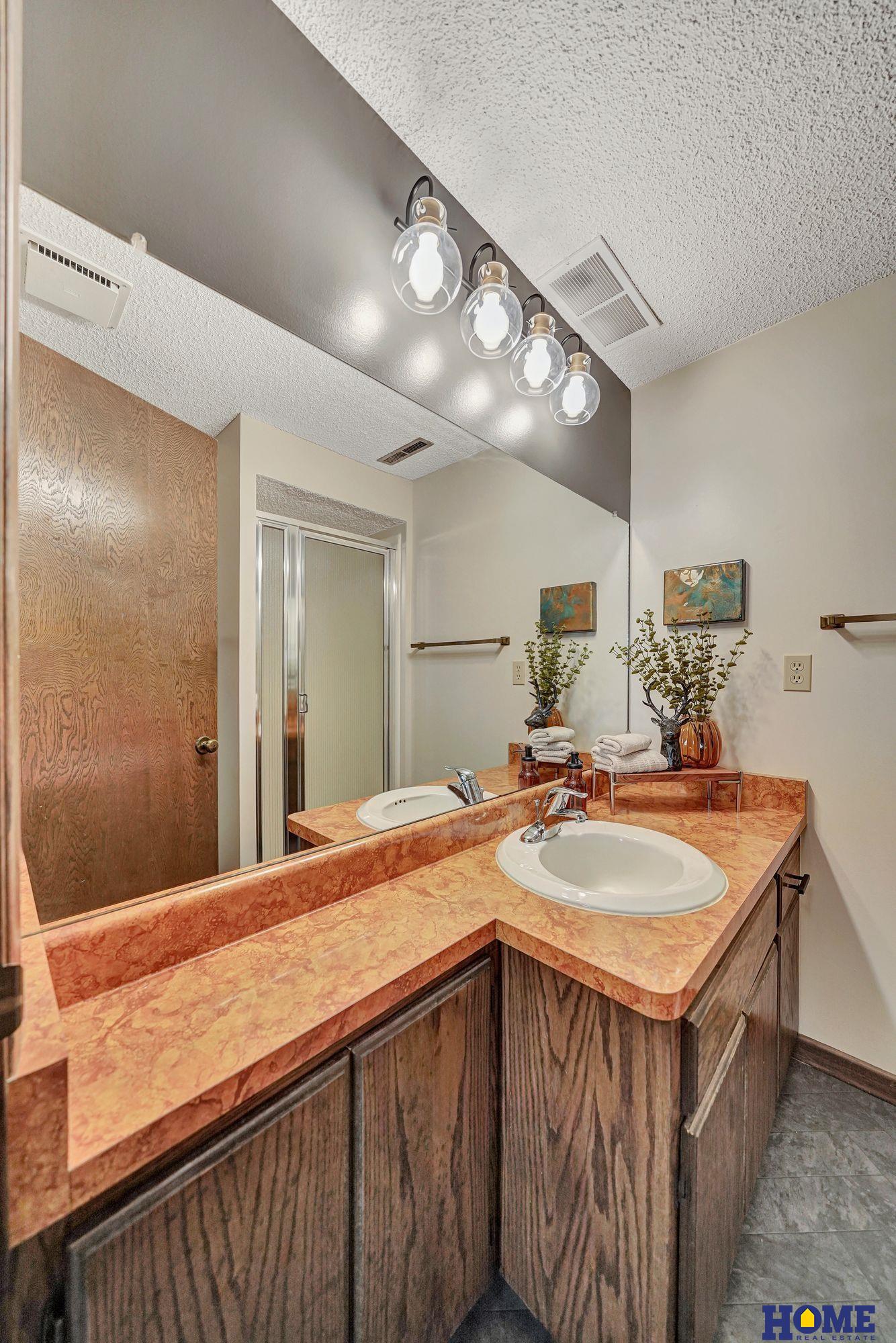 5316 S 65th Street Circle