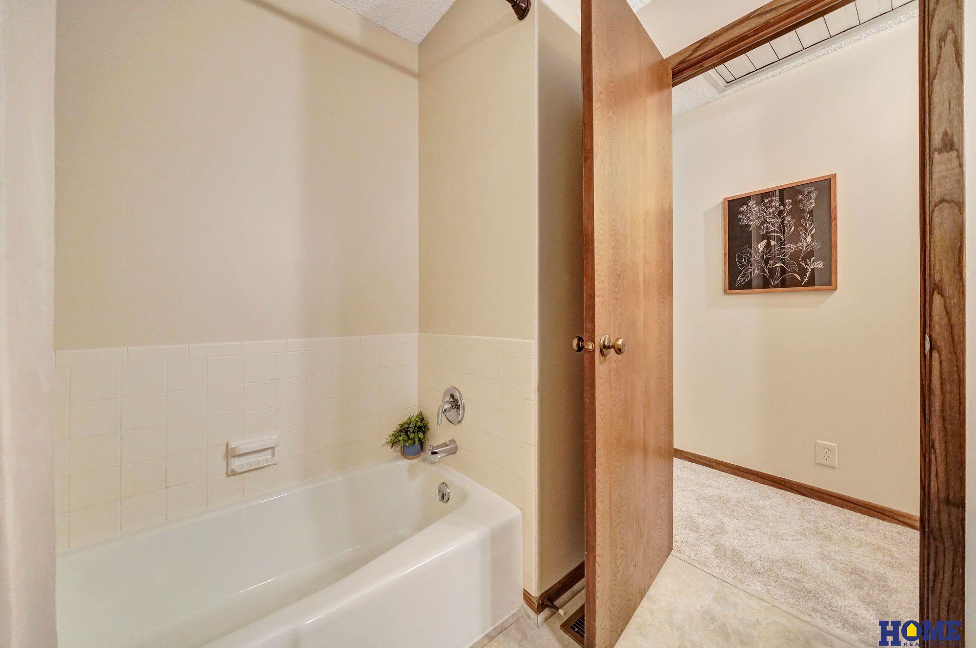 5316 S 65th Street Circle