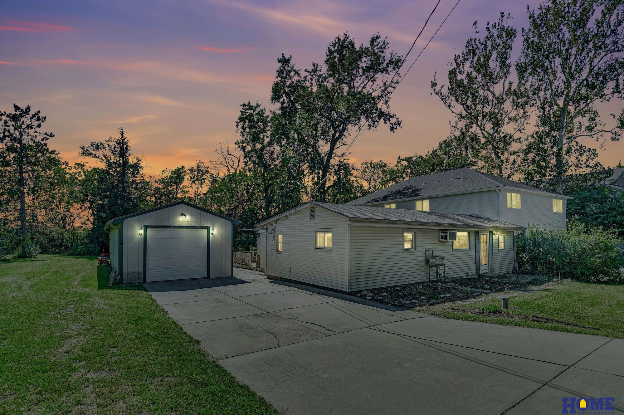 835 W Burnham Street