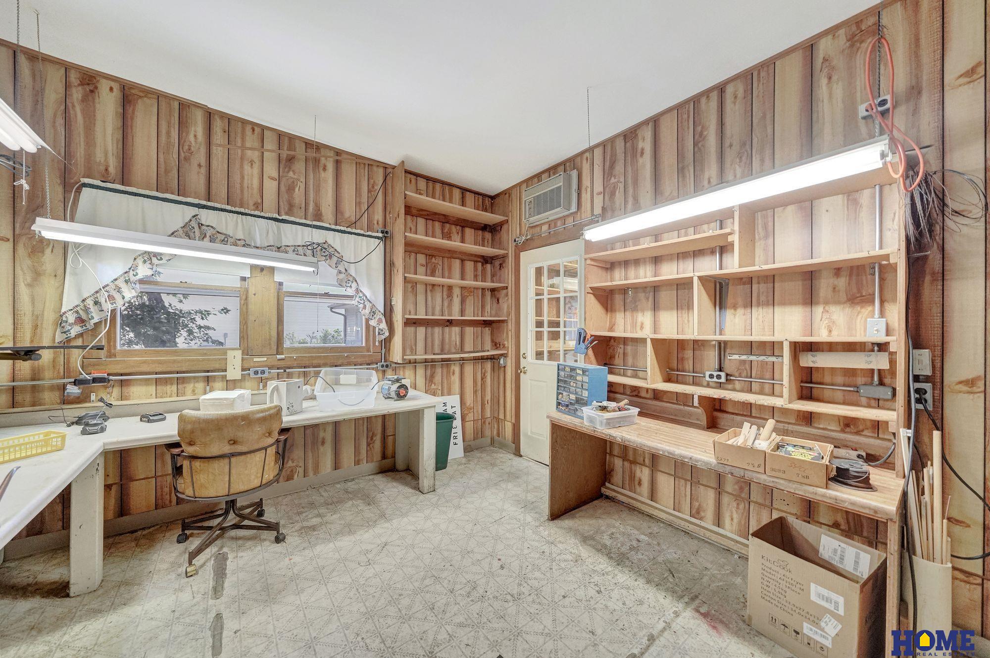 835 W Burnham Street