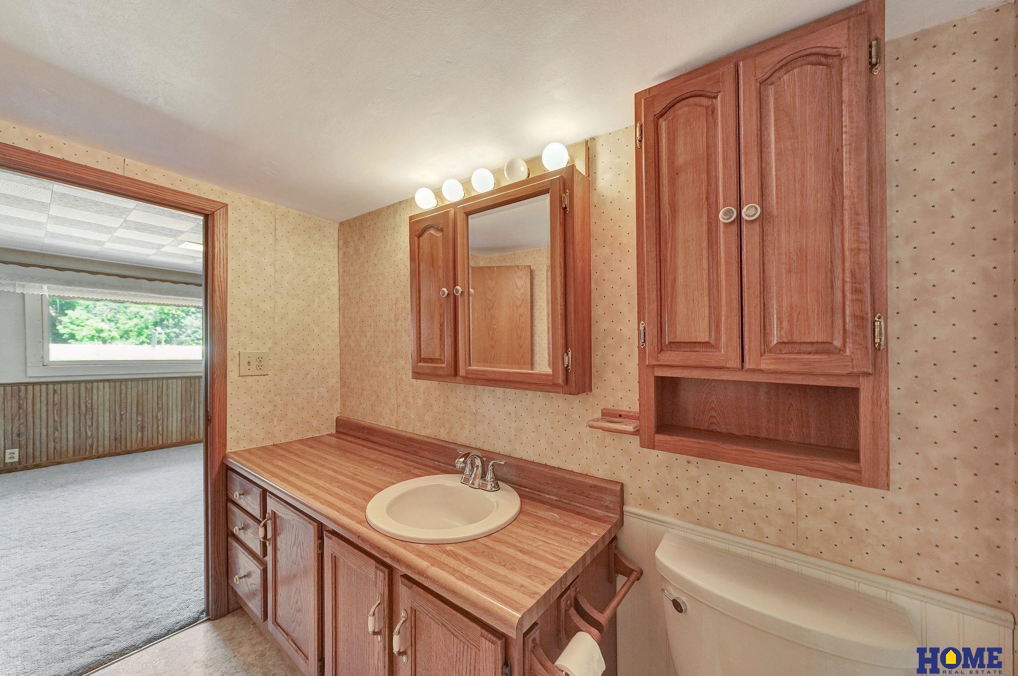 835 W Burnham Street