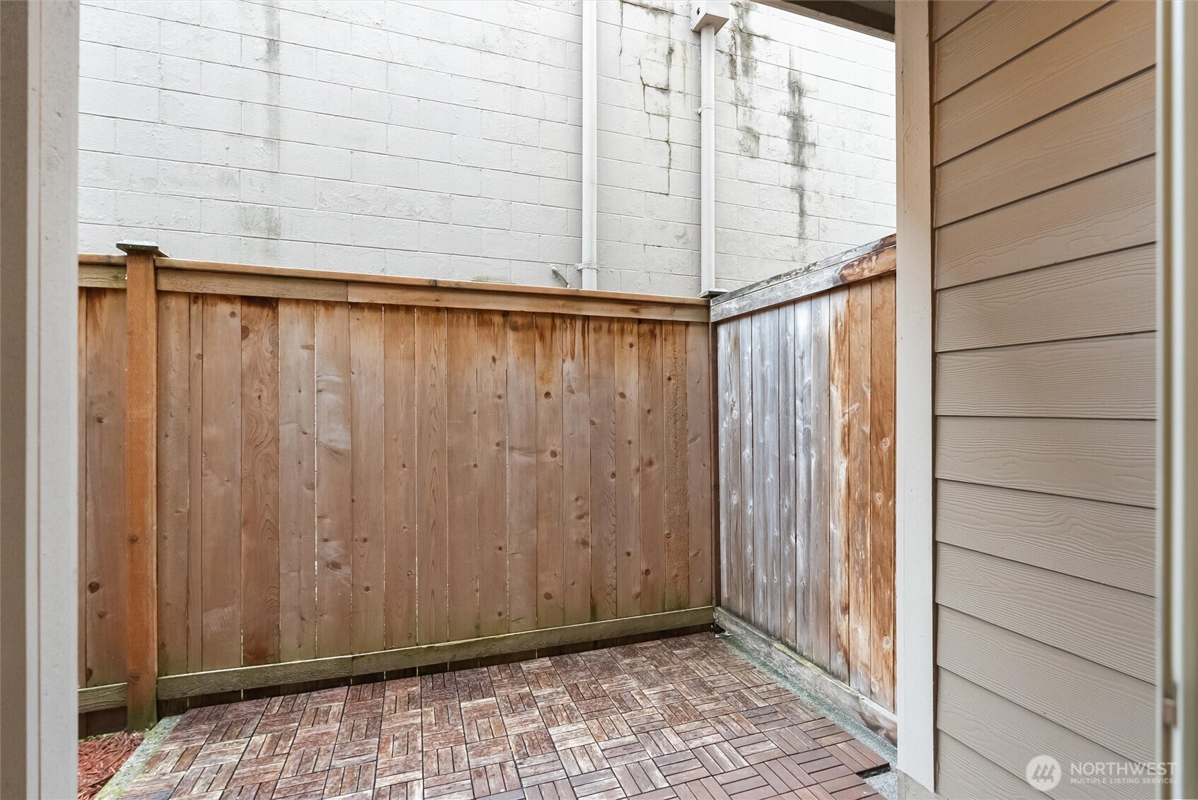 4000 NE 3rd Place Unit: 5