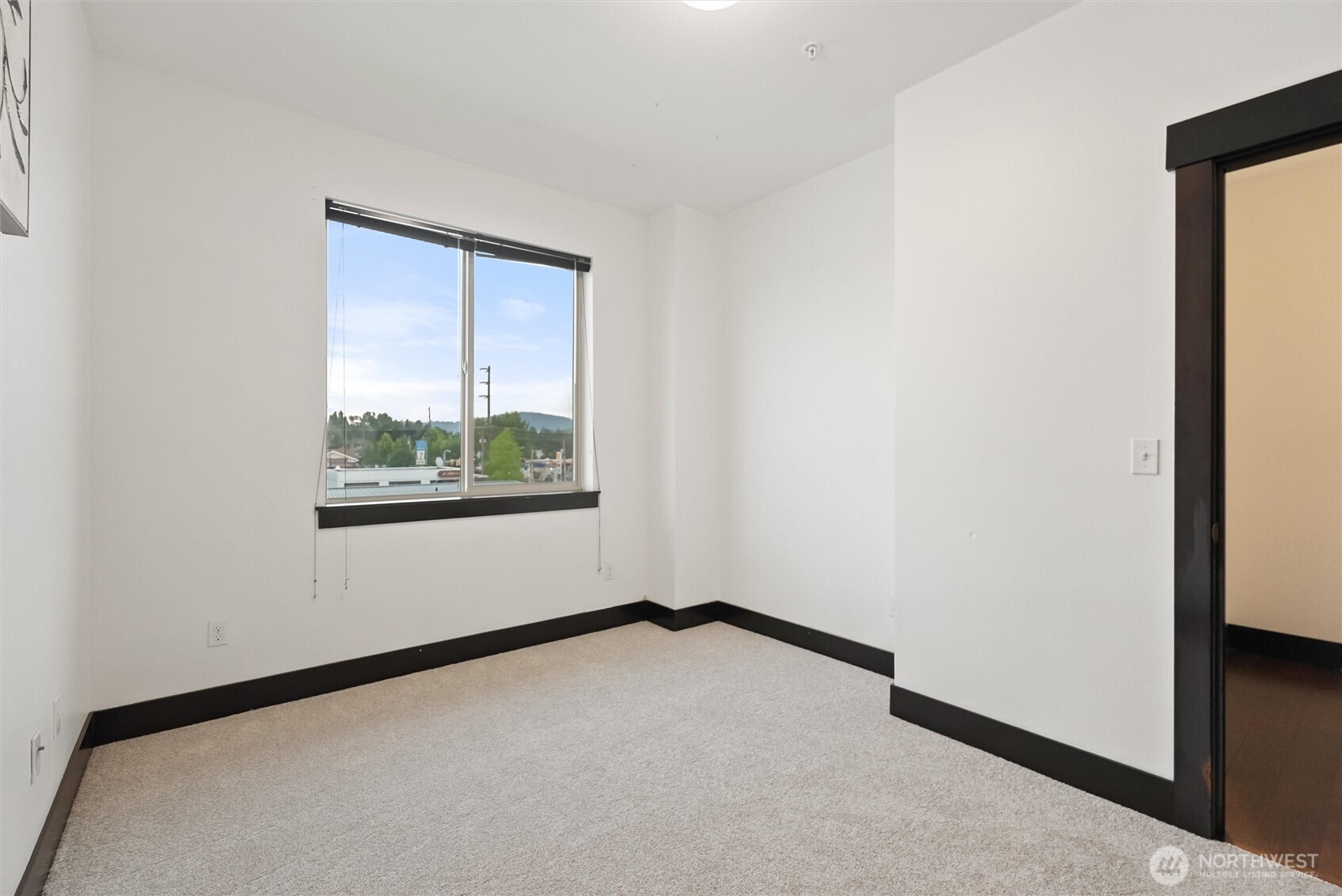 4000 NE 3rd Place Unit: 5