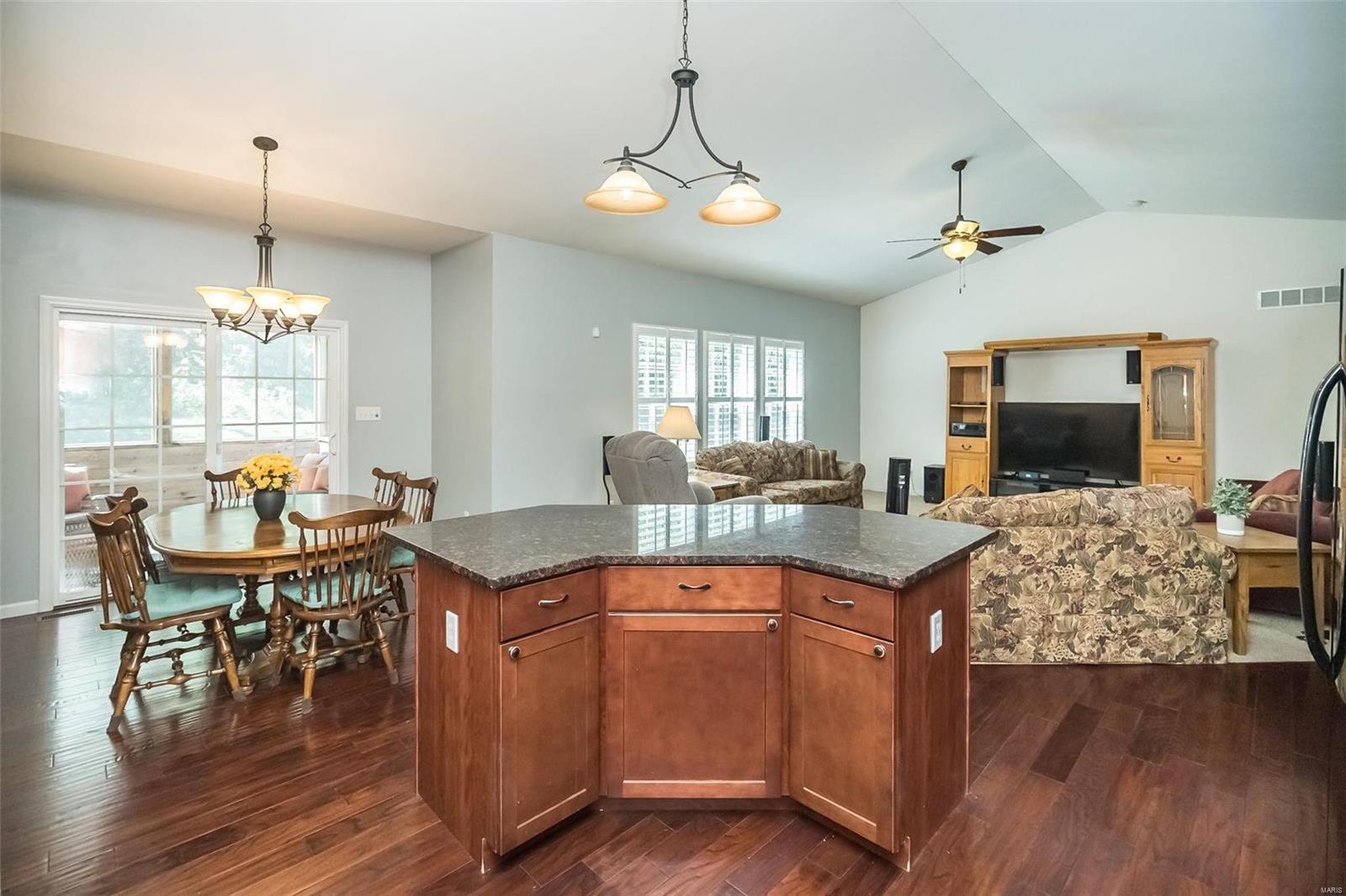 5528 Mirasol Manor Way