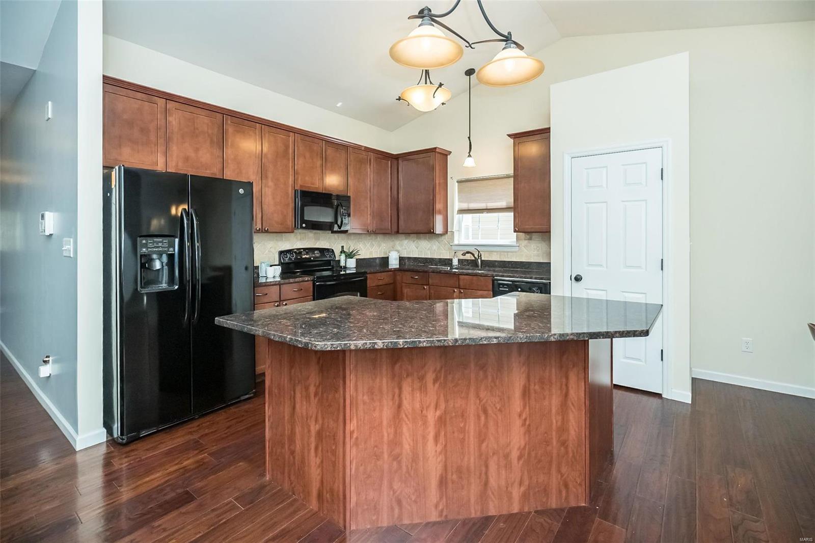 5528 Mirasol Manor Way