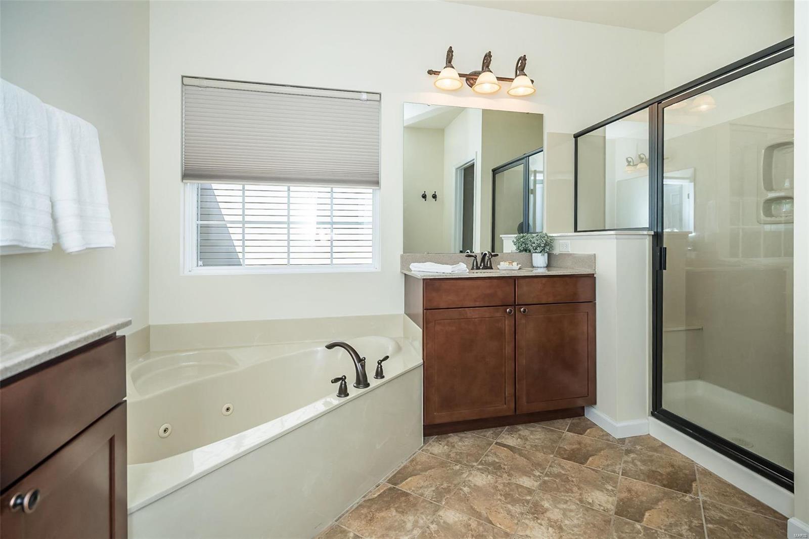 5528 Mirasol Manor Way