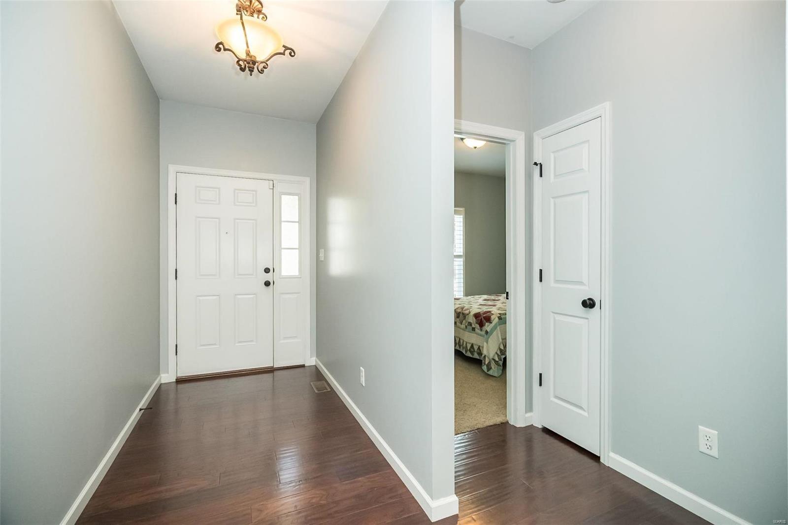 5528 Mirasol Manor Way