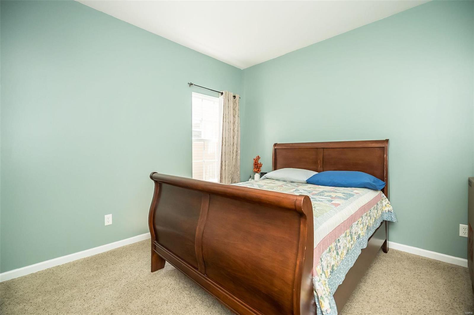 5528 Mirasol Manor Way