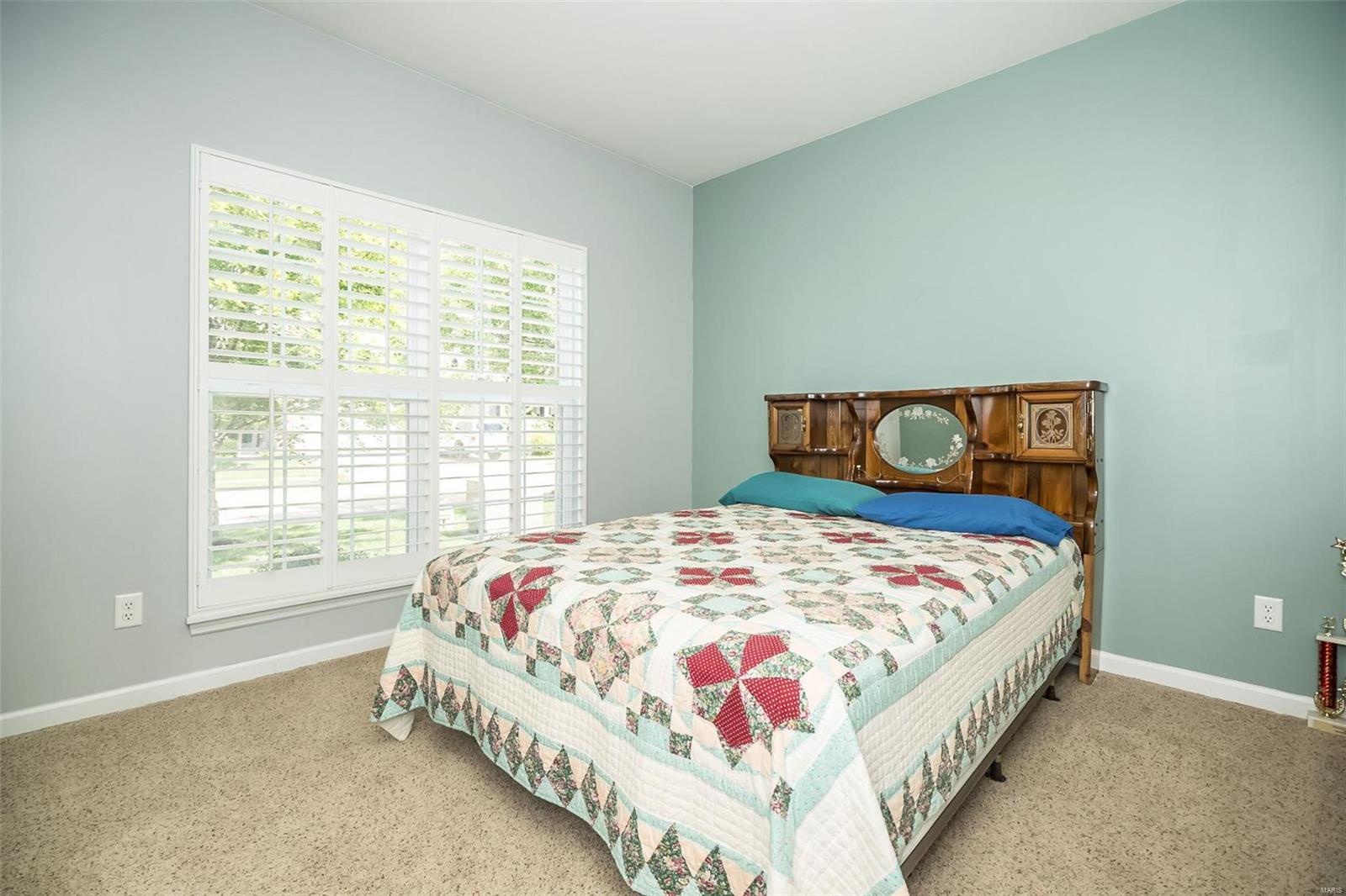 5528 Mirasol Manor Way