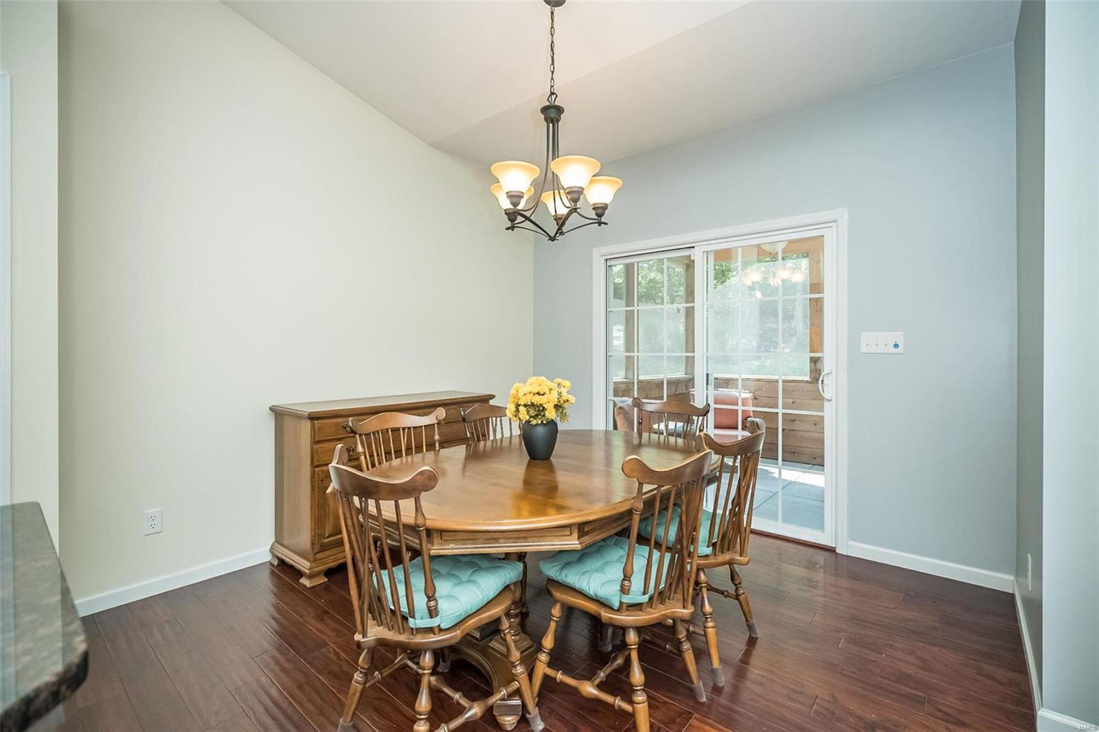 5528 Mirasol Manor Way