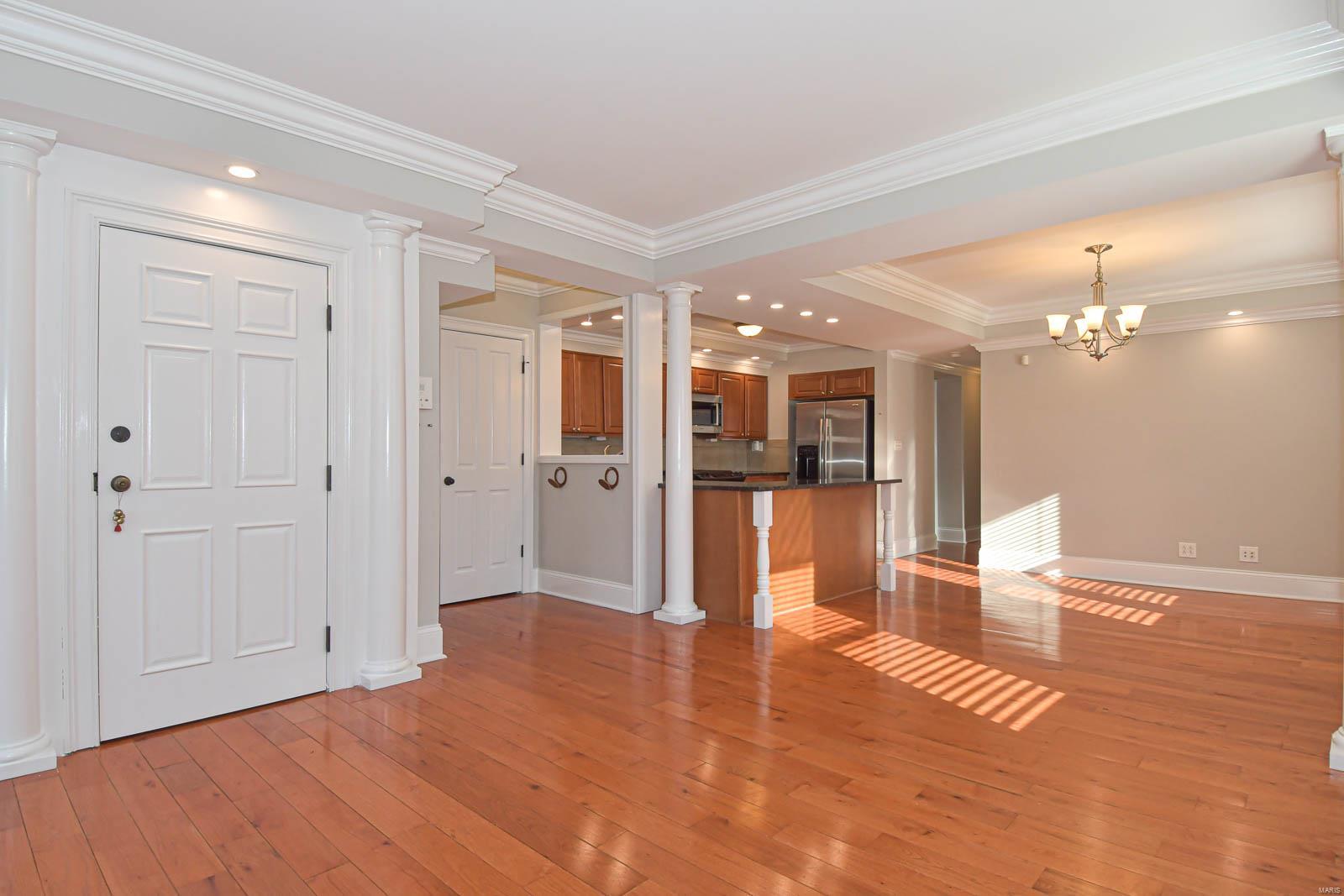 116 N Central Unit: 1S