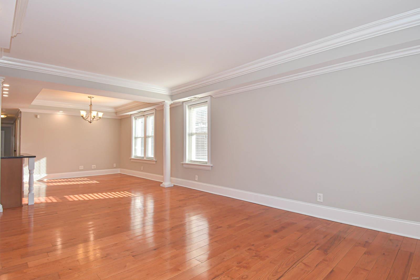 116 N Central Unit: 1S