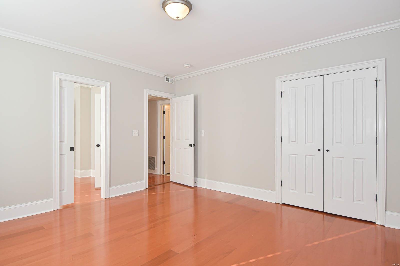 116 N Central Unit: 1S