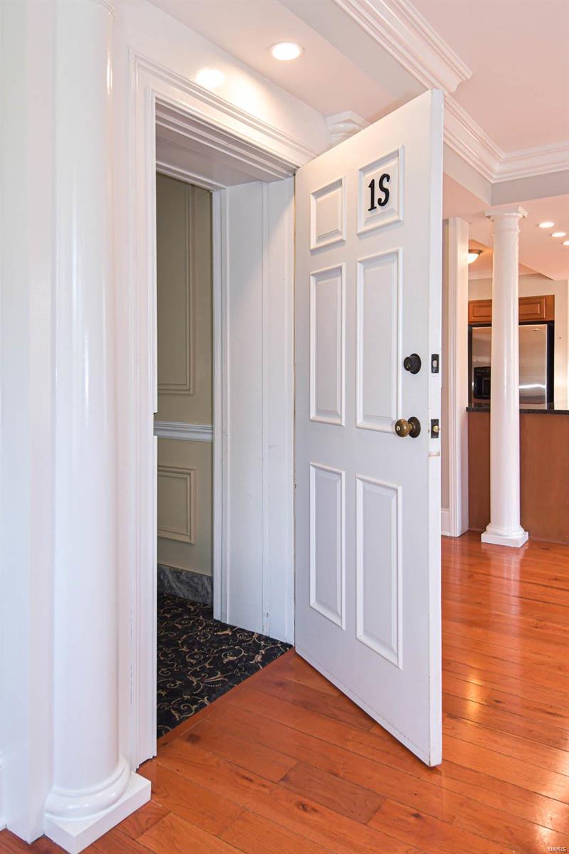 116 N Central Unit: 1S