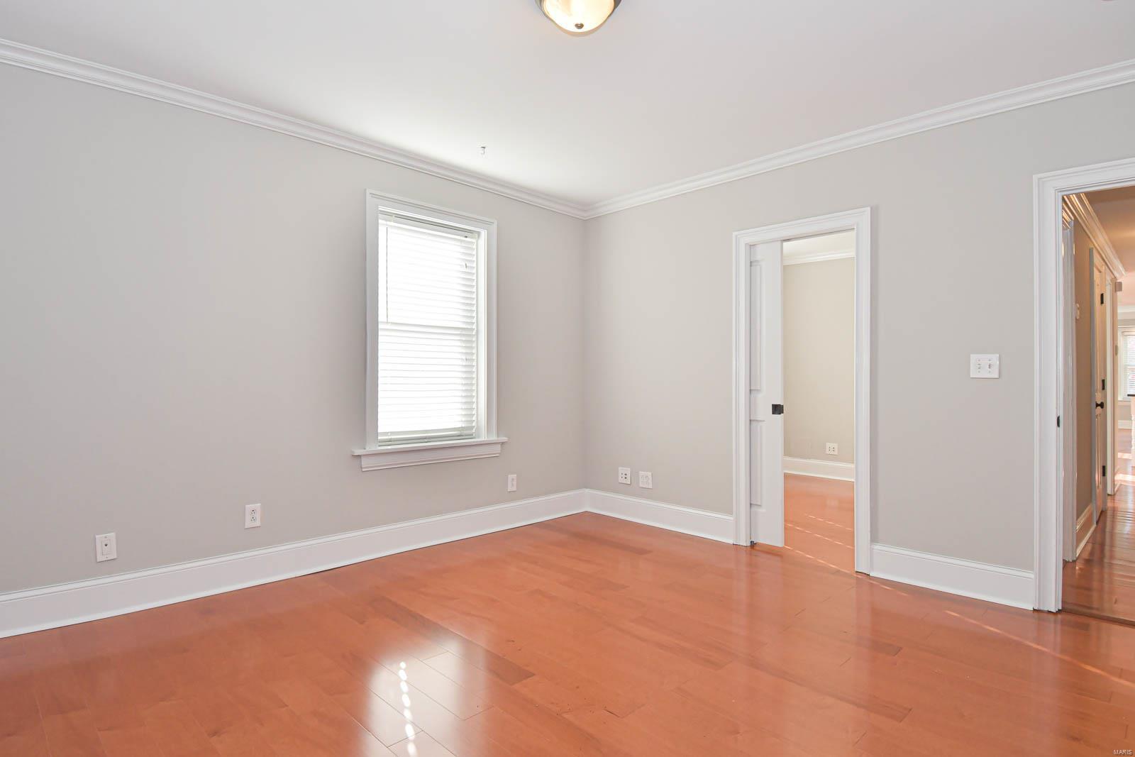 116 N Central Unit: 1S