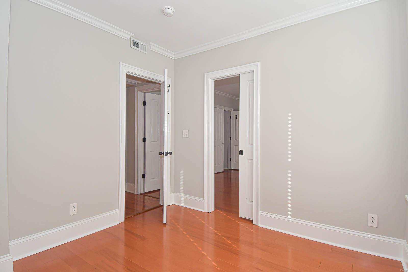 116 N Central Unit: 1S