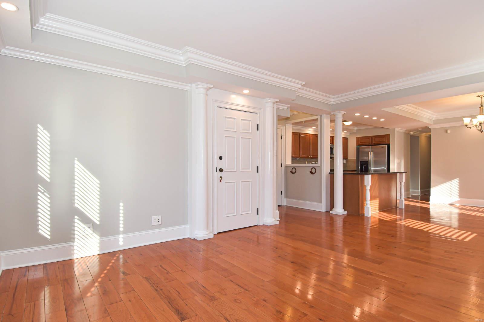 116 N Central Unit: 1S