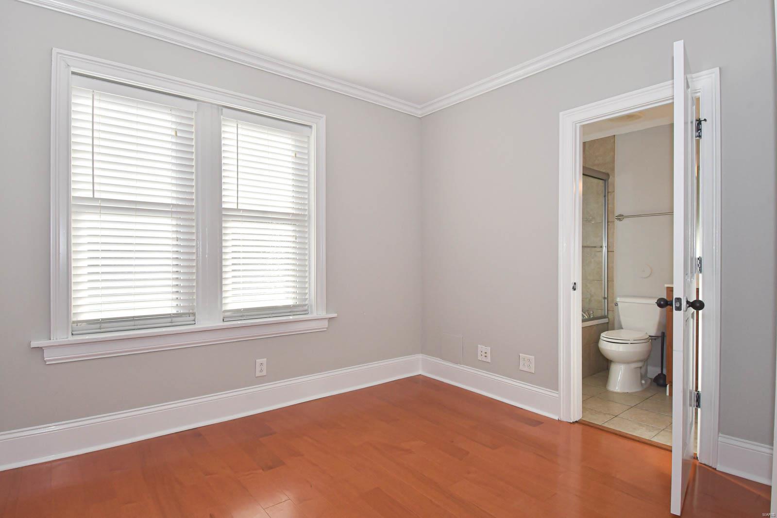 116 N Central Unit: 1S