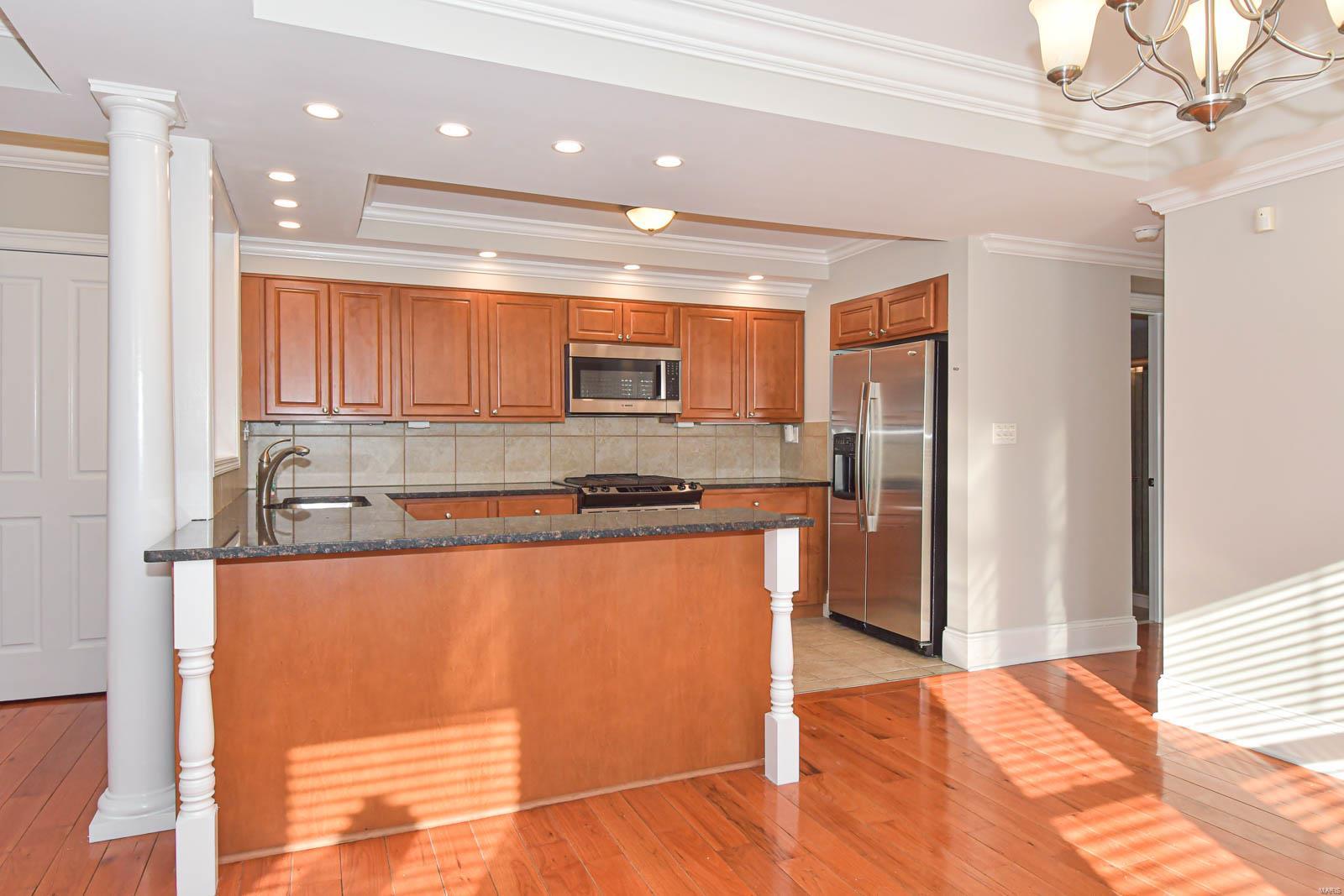 116 N Central Unit: 1S