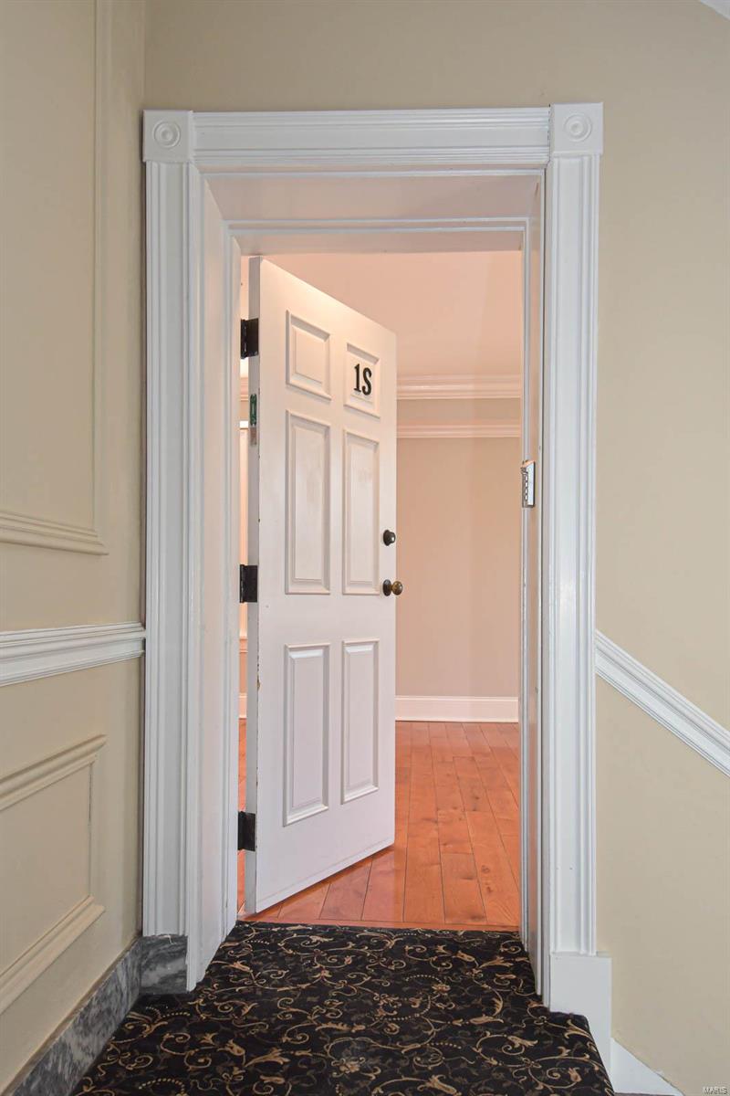 116 N Central Unit: 1S