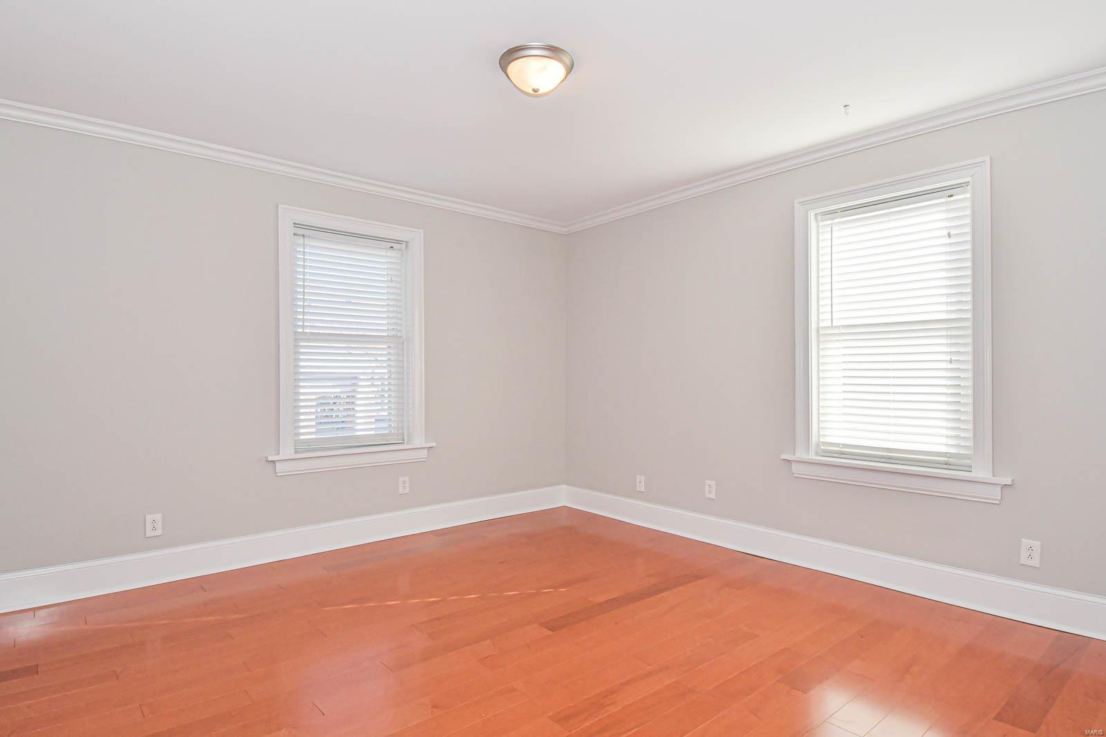 116 N Central Unit: 1S