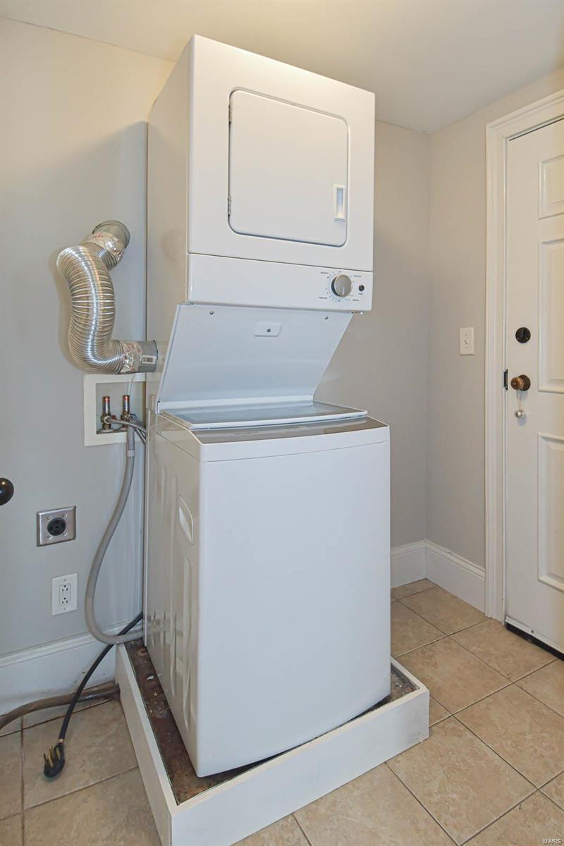 116 N Central Unit: 1S