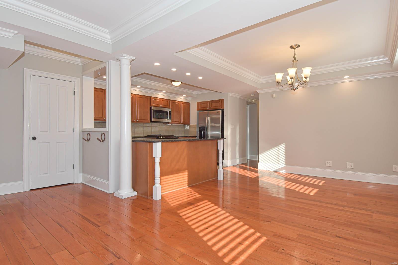 116 N Central Unit: 1S